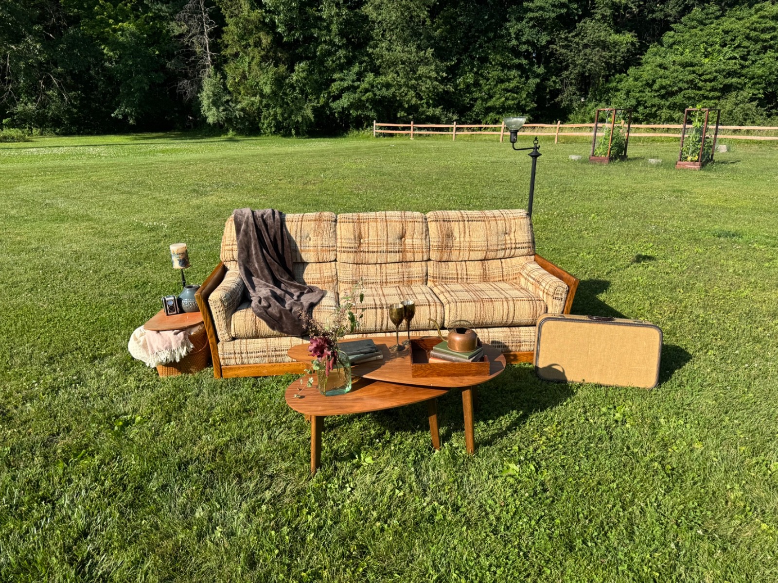 Pristine 1981 Quaker tweed Berkline mid-century plaid sleeper sofa with oak trim