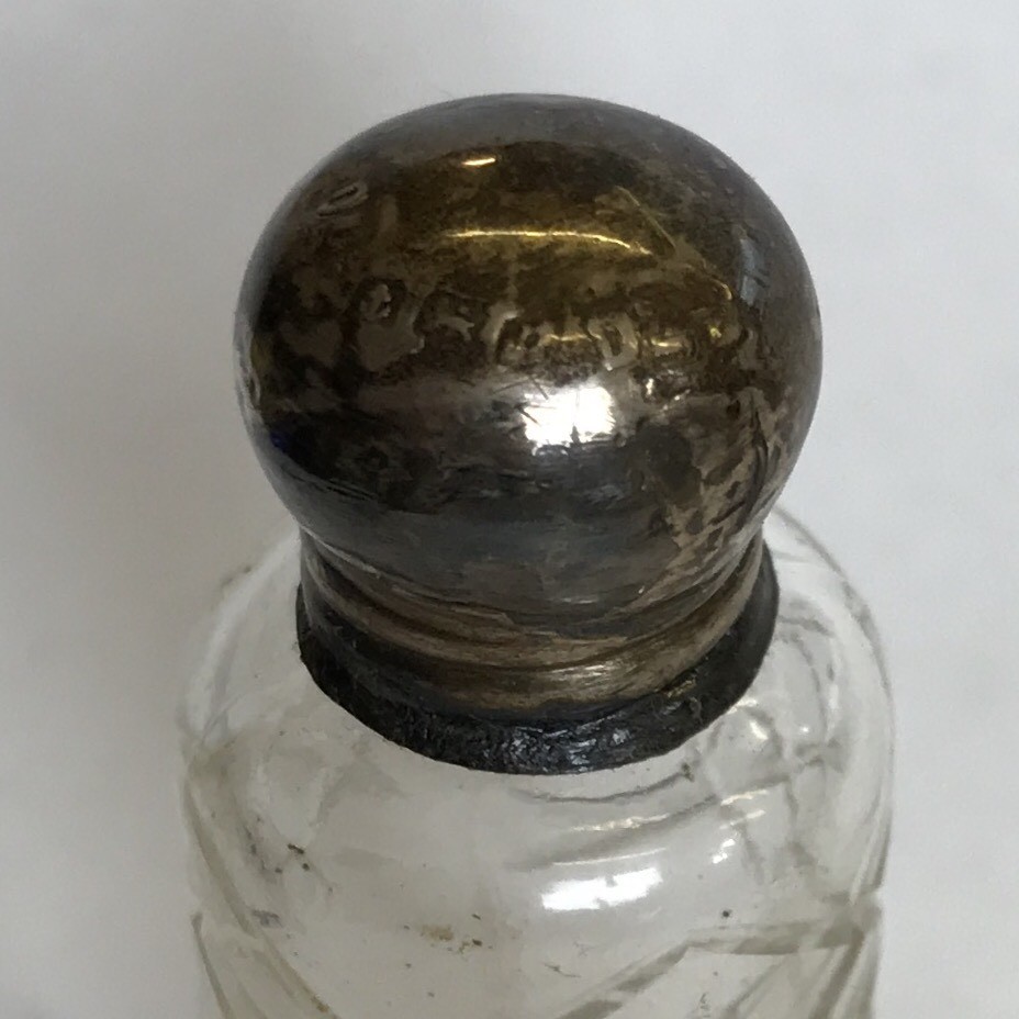 Antique Solid Silver Topped Scent Bottle 1914 6cm In Height