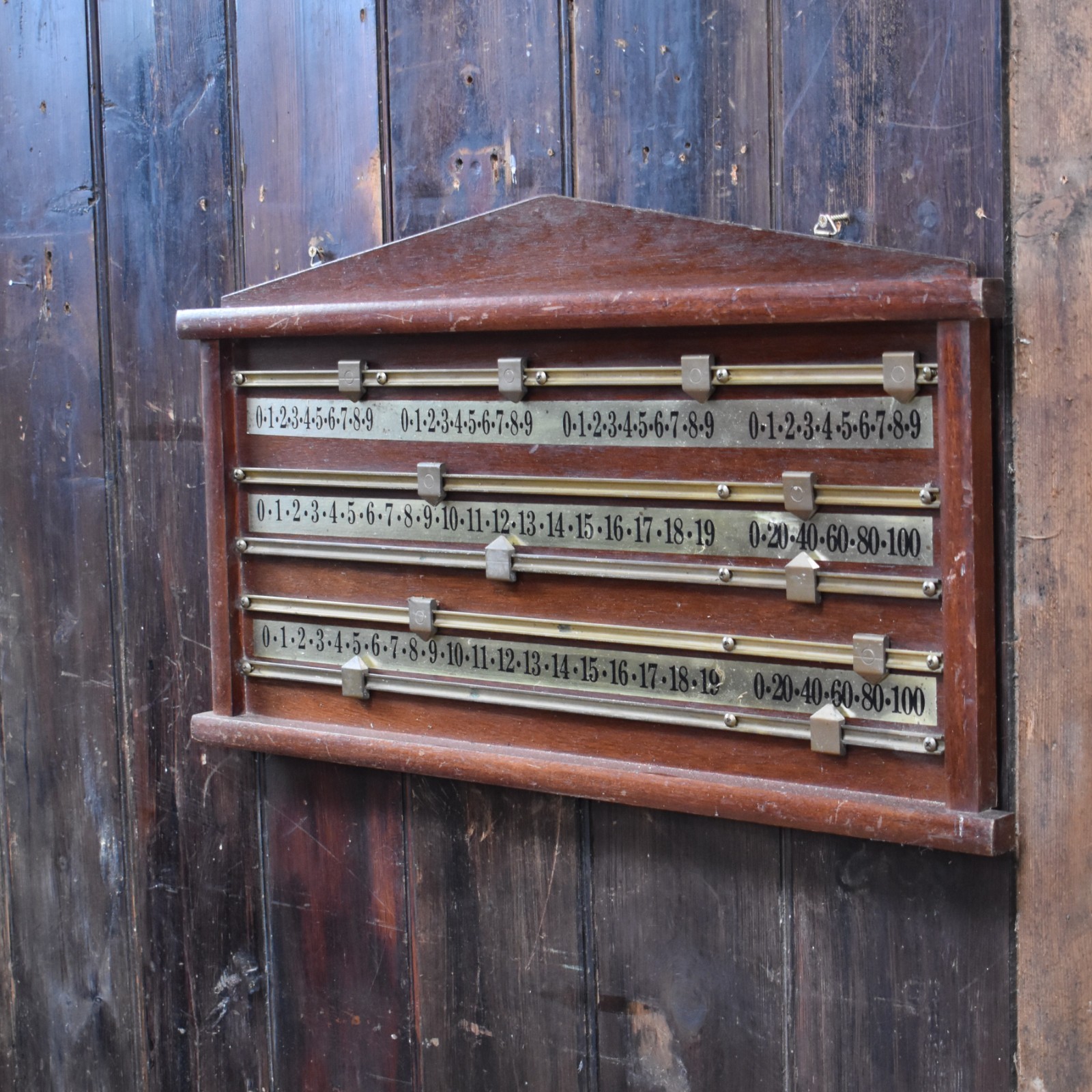Antique 1900s Mahogany Brass Sliders Four Player Billiards Snooker Scoreboard