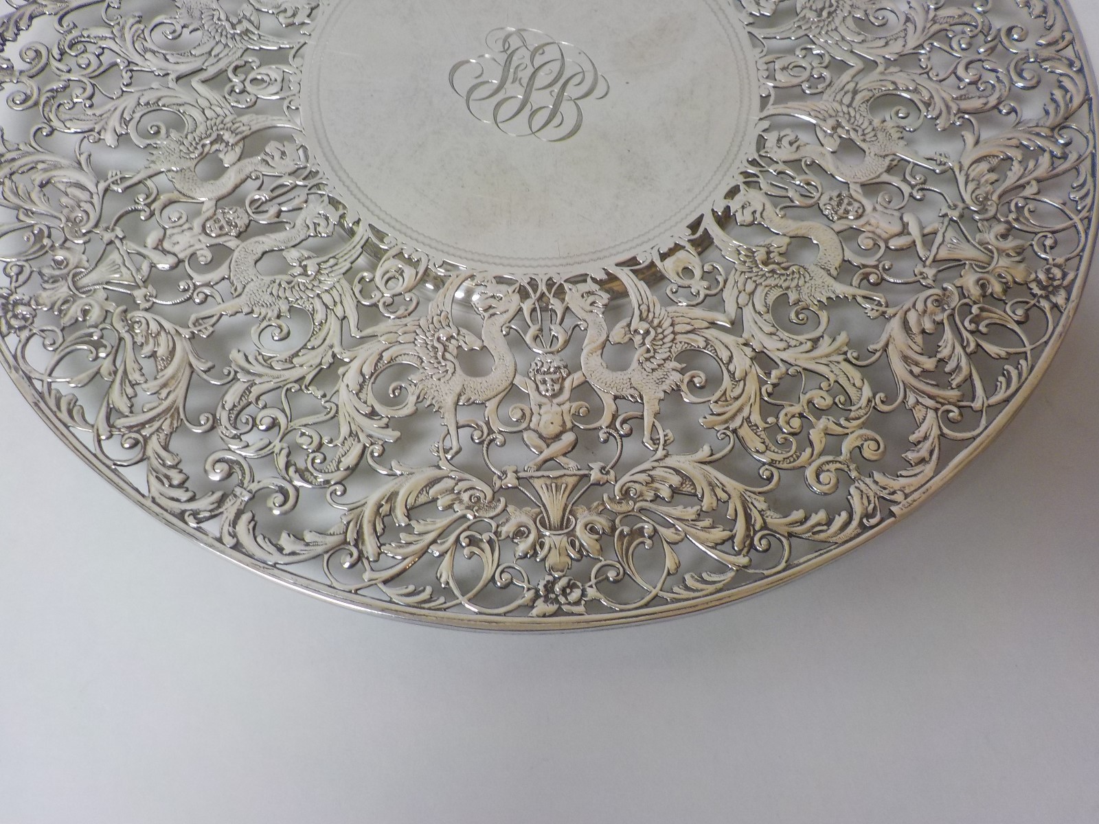 Roger Williams Sterling Silver Reticulated 11″ Cake, Dessert Plate, 525 grams