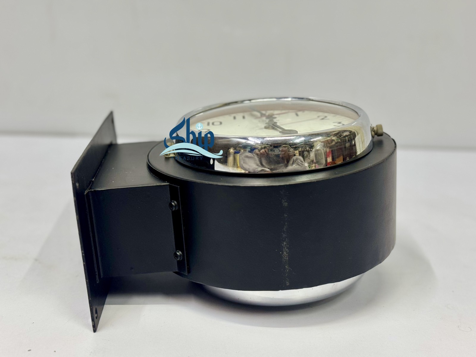 Timeless Dual-Face Original Citizen Steel Quartz Wall Clock In Black Coating
