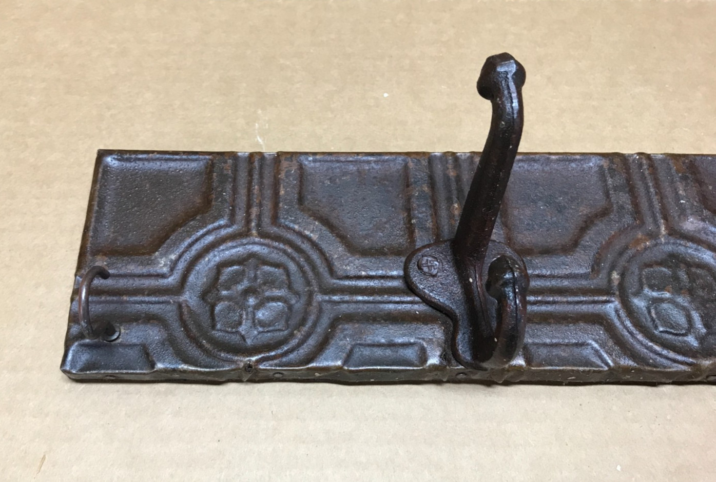 VTG Decorative Hat & Key Rack Rust 23″ Tin Ceiling Metal 2 Hook Old 609-26B