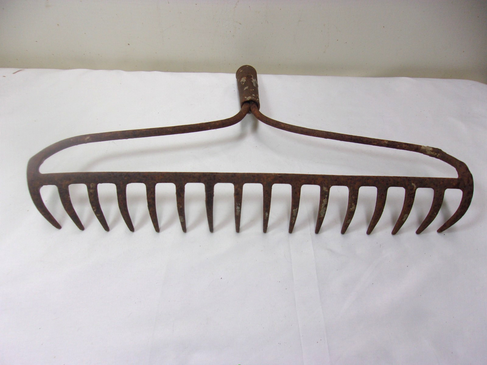 Vintage Antique Rustic Steel 16 Tine Claw Rake Head Garden Farm Tool 16.75″ Long