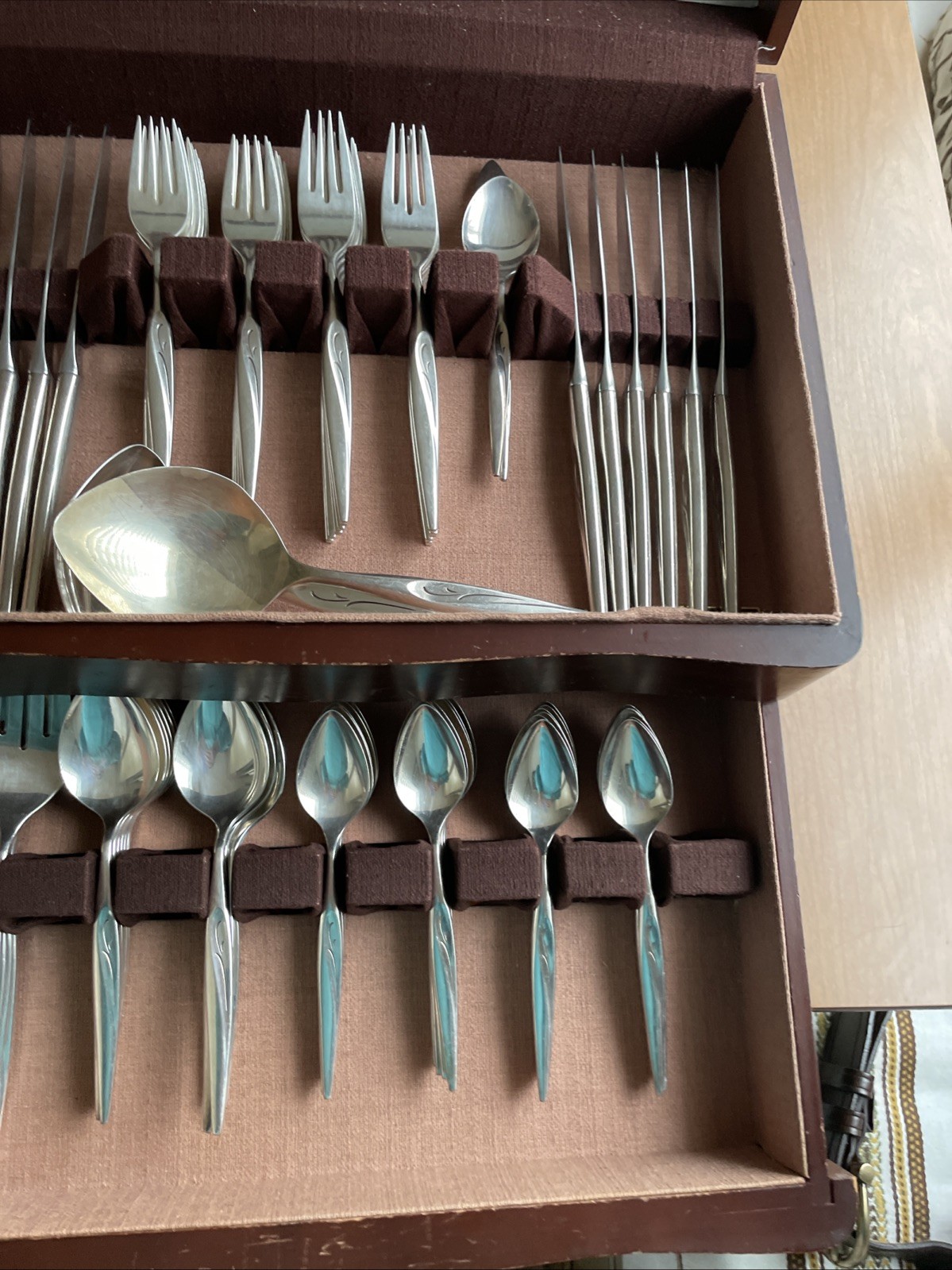 Oneida Community Flight Pattern Silver Plate Flatware W/ Wood Tarnish Free Box