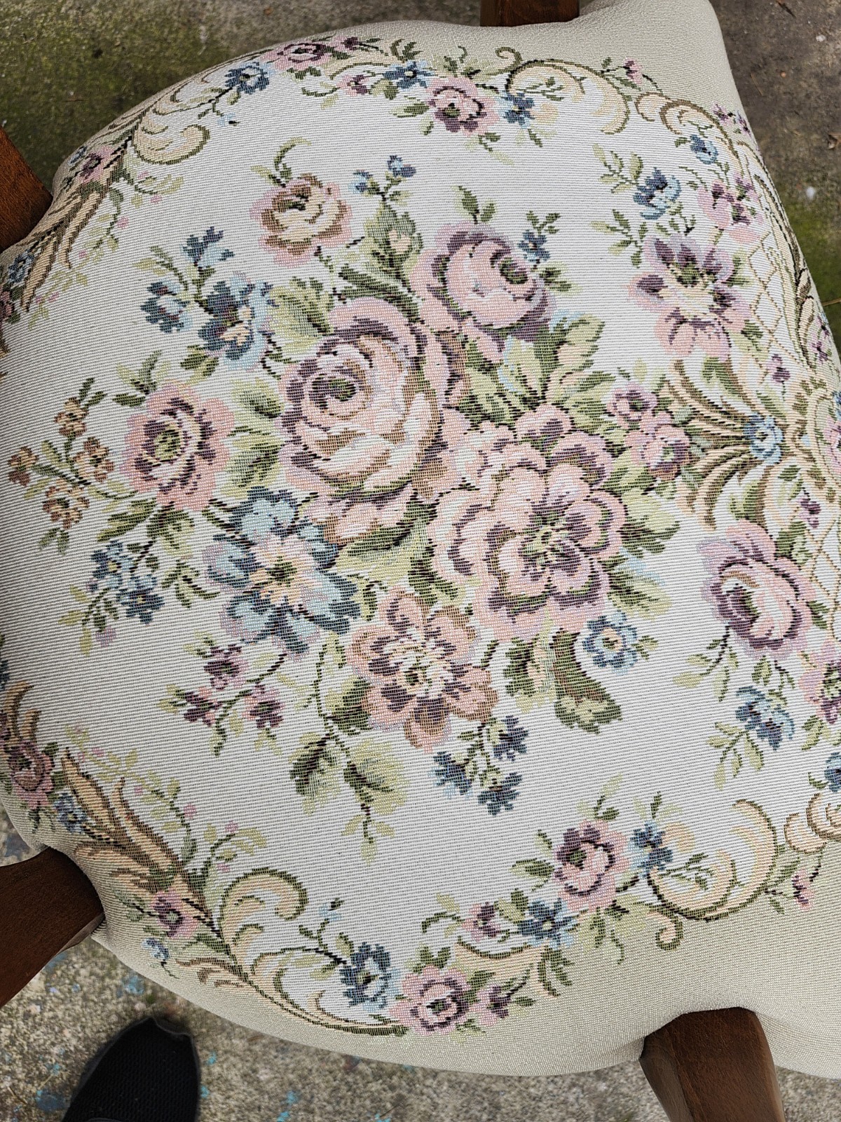 2 Vintage Italian Armchair French Louis XV Style Fauteuil Tapestry. excellent