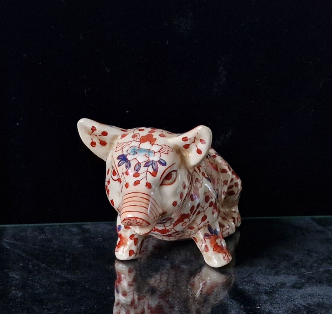 Antique Imari Pattern Chinese Ceramic Floral Seated Pig Figure Ornament 18cm