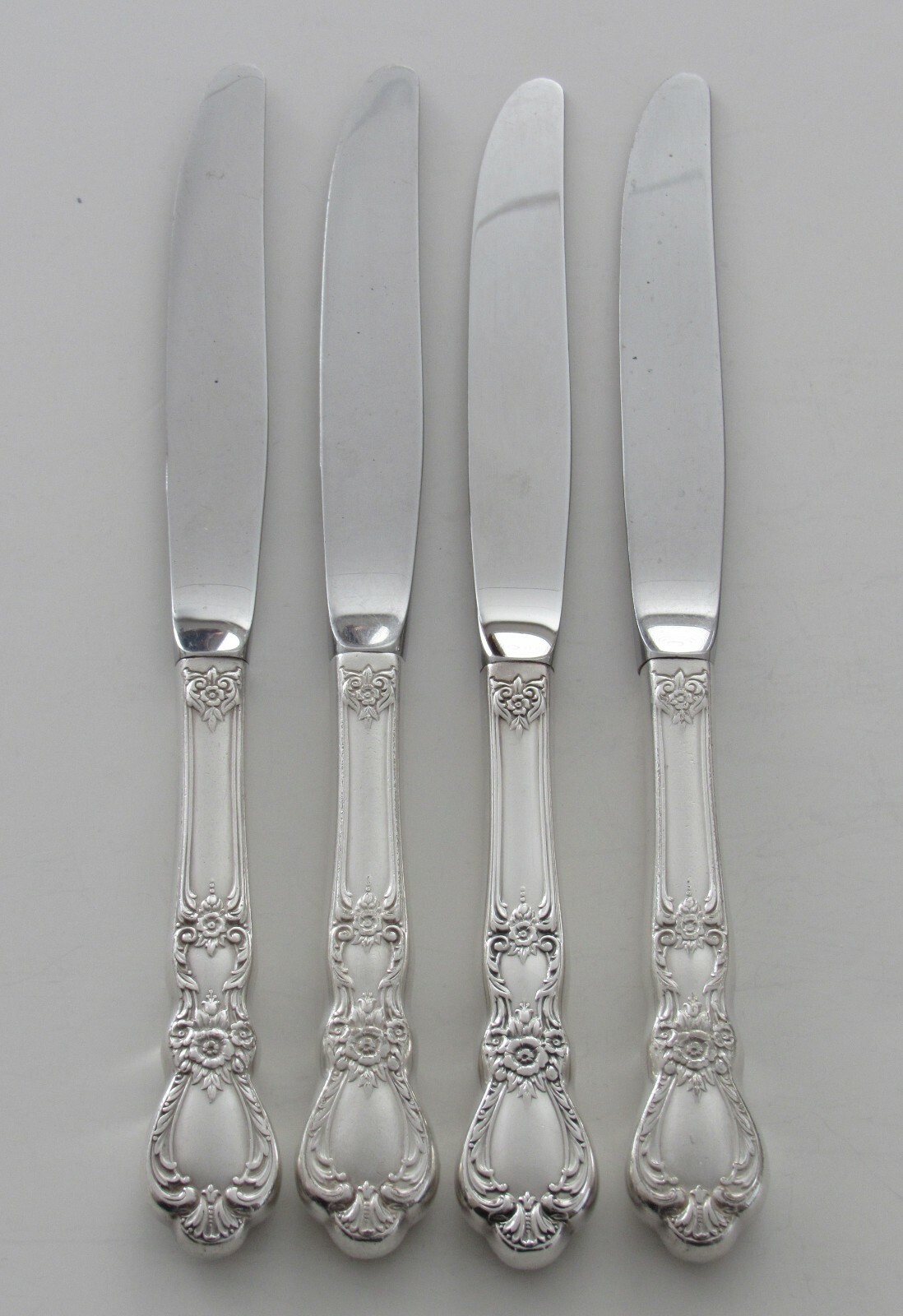 1847 Rogers / International HERITAGE Silverplate 4 DINNER KNIVES 1953