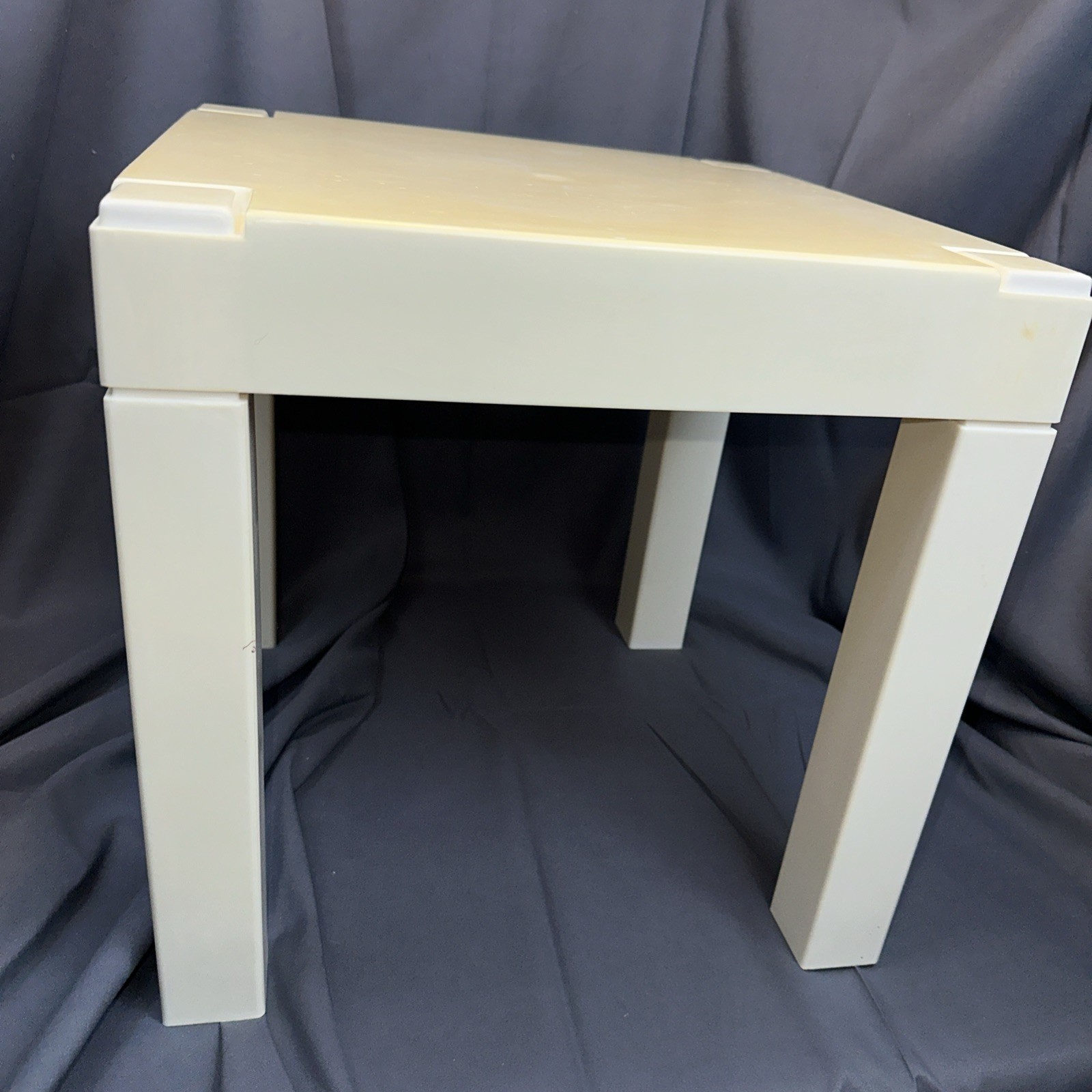 1980s Cube End Side Table Removable Legs 14x14x14 ****Discolored Plastic