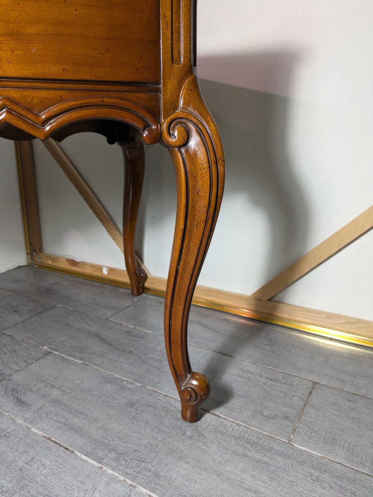 Vintage Weiman Rockwood French Country Provincial Louis XV Cherry End Table A