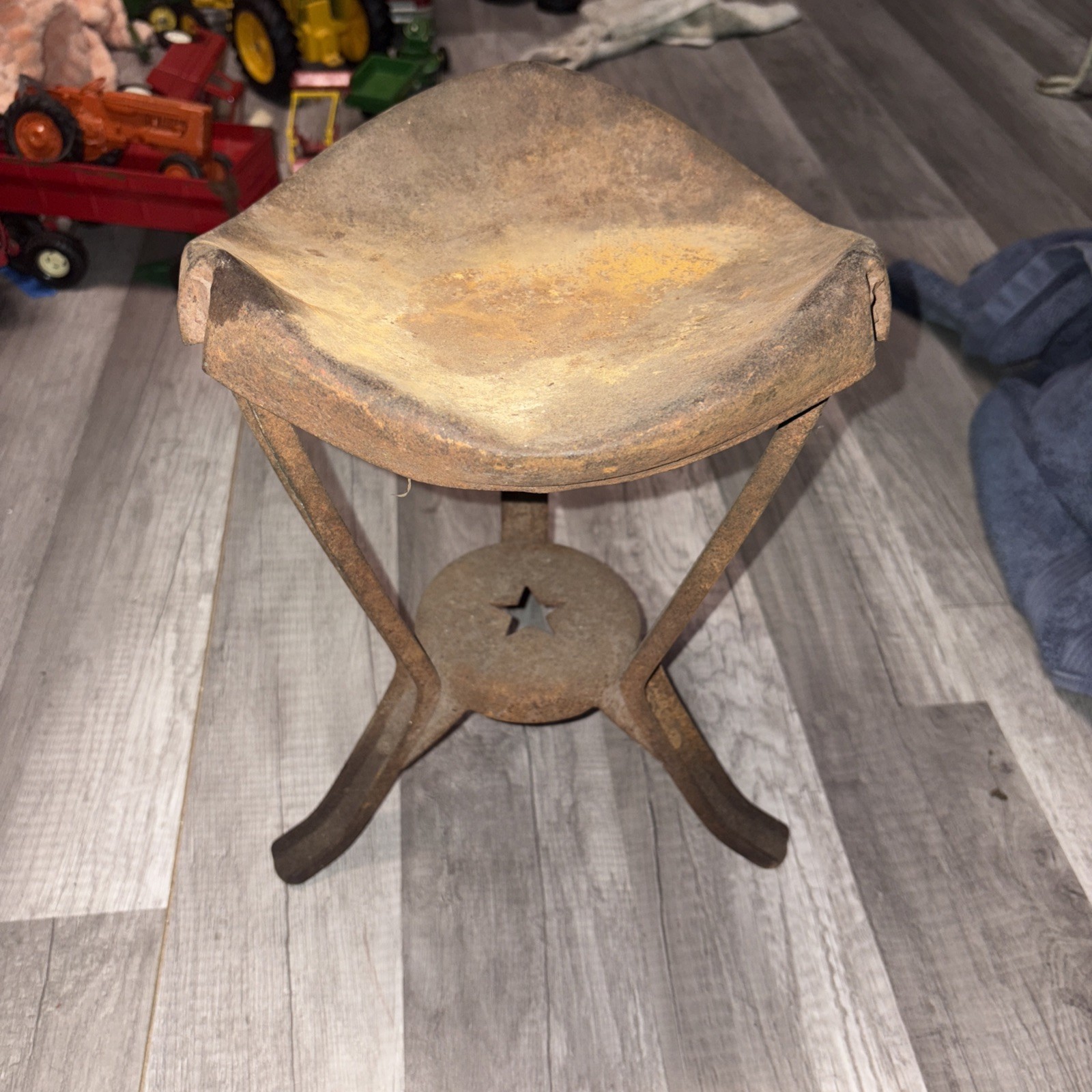 Dairy Milking Stool Star Cut Out Primitive Early 1900s Metal Cast Iron 12” Tall