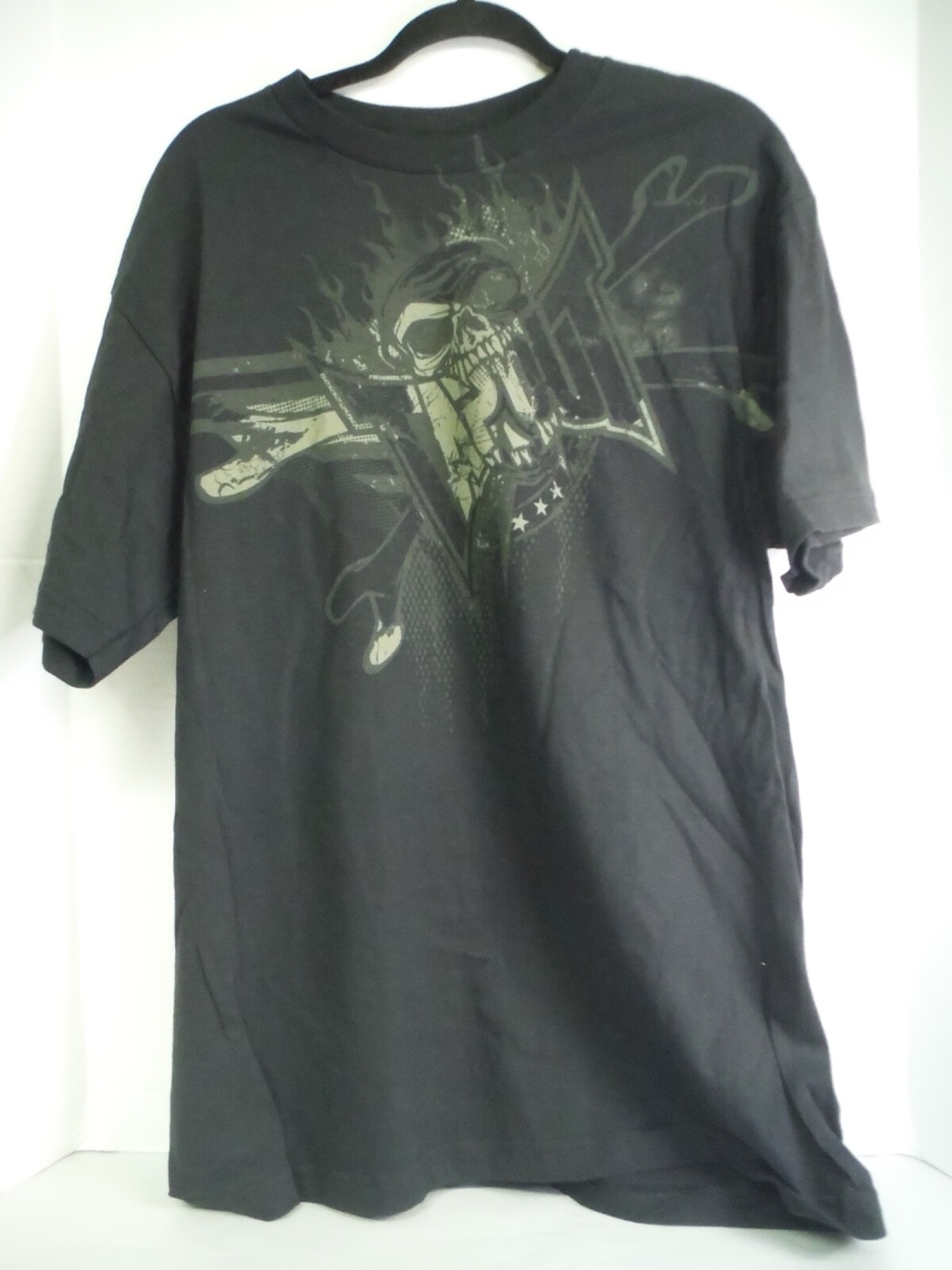 UFC Tapout MMA Vintage Tshirt NWT black with green skull and bones LARGE