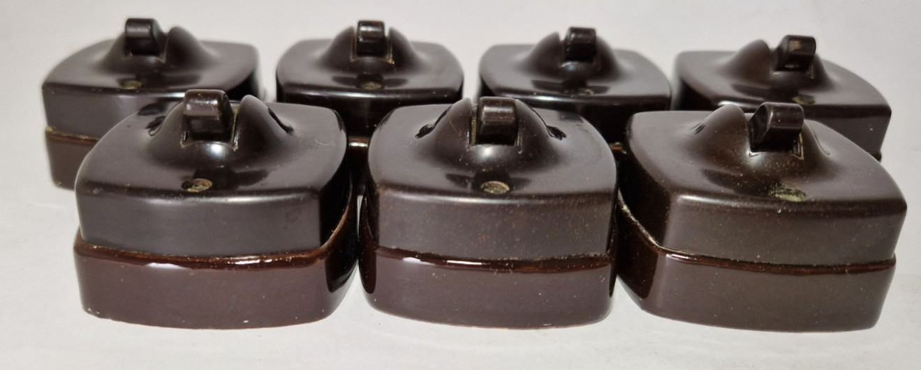 VINTAGE VITREOUS CERAMIC BAKELITE TOGGLE LIGHT SWITCH – BRITMAC LITTLE BRITON