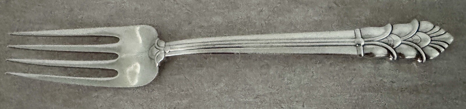 TIFFANY PALMETTE PATTERN STERLING SILVER 8 5/8″ MEAT FORK NO MONOGRAM