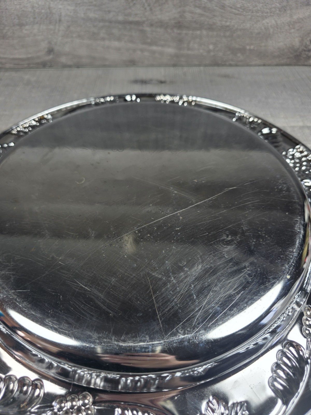 Vtg Silverplate Round Serving Tray Grape Vine Border Floral Etched 13″ bin4