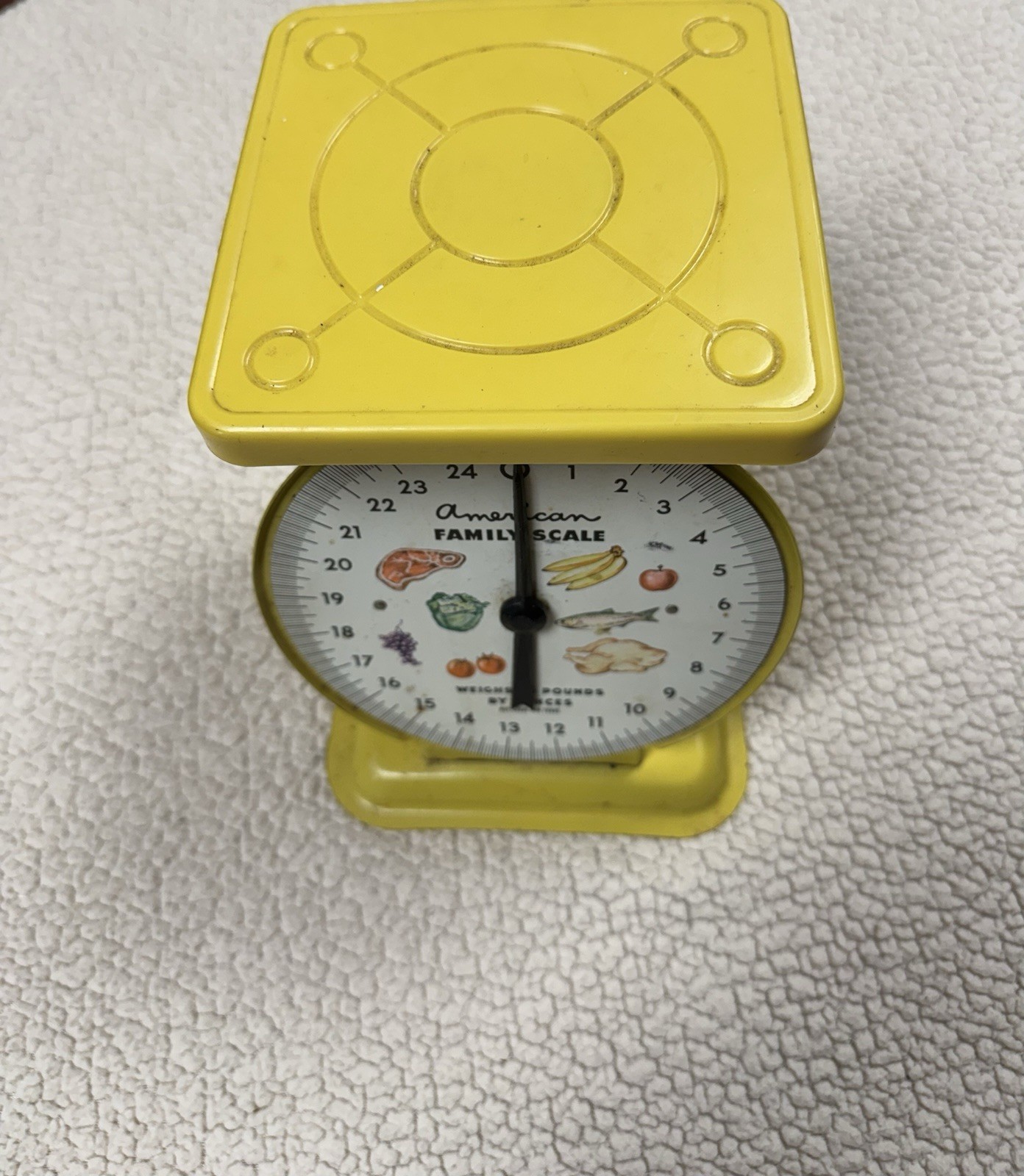 Vintage Sunshine Yellow American Family Kitchen Scale 25 Lb 8″ x 8″