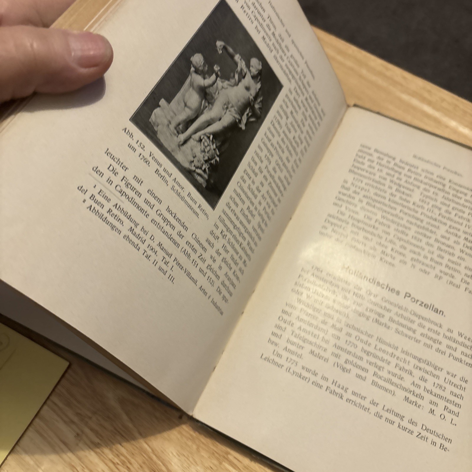 Reference Book European Porcelain – Der Neue Danckert Handbuch des Europäisch…