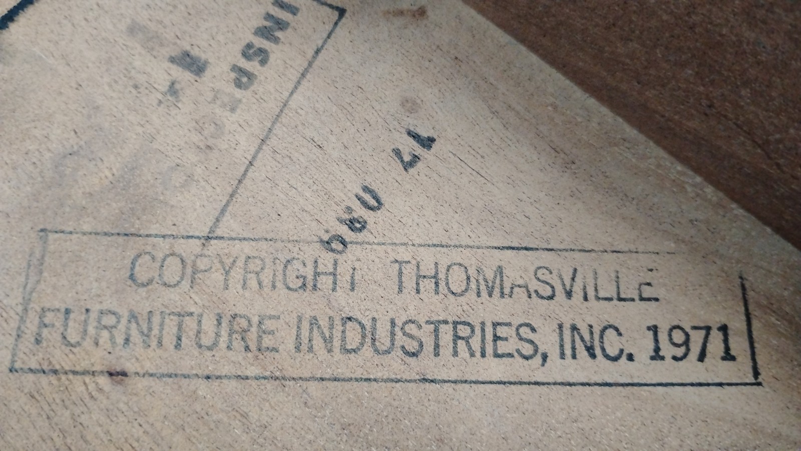 1971 Thomasville Triangular Gateleg Drop Leaf Occassional Side End Table Unique