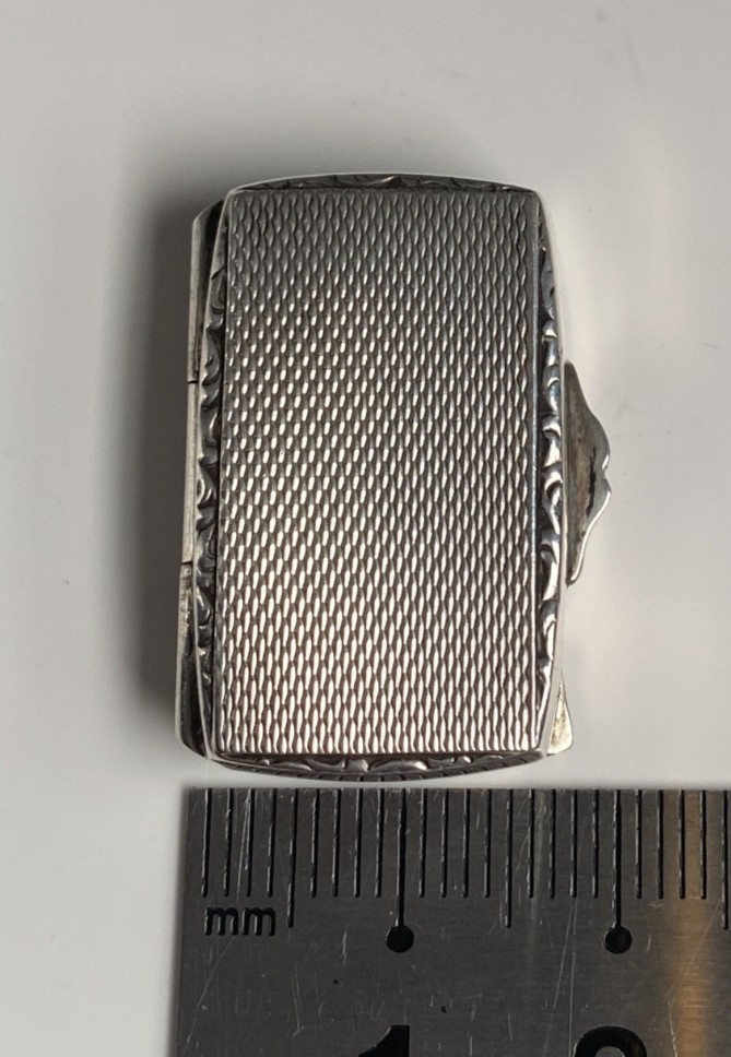 Antique c1910 Solid Silver 935 Engine Turned Pill Box Foliage Border Hinged