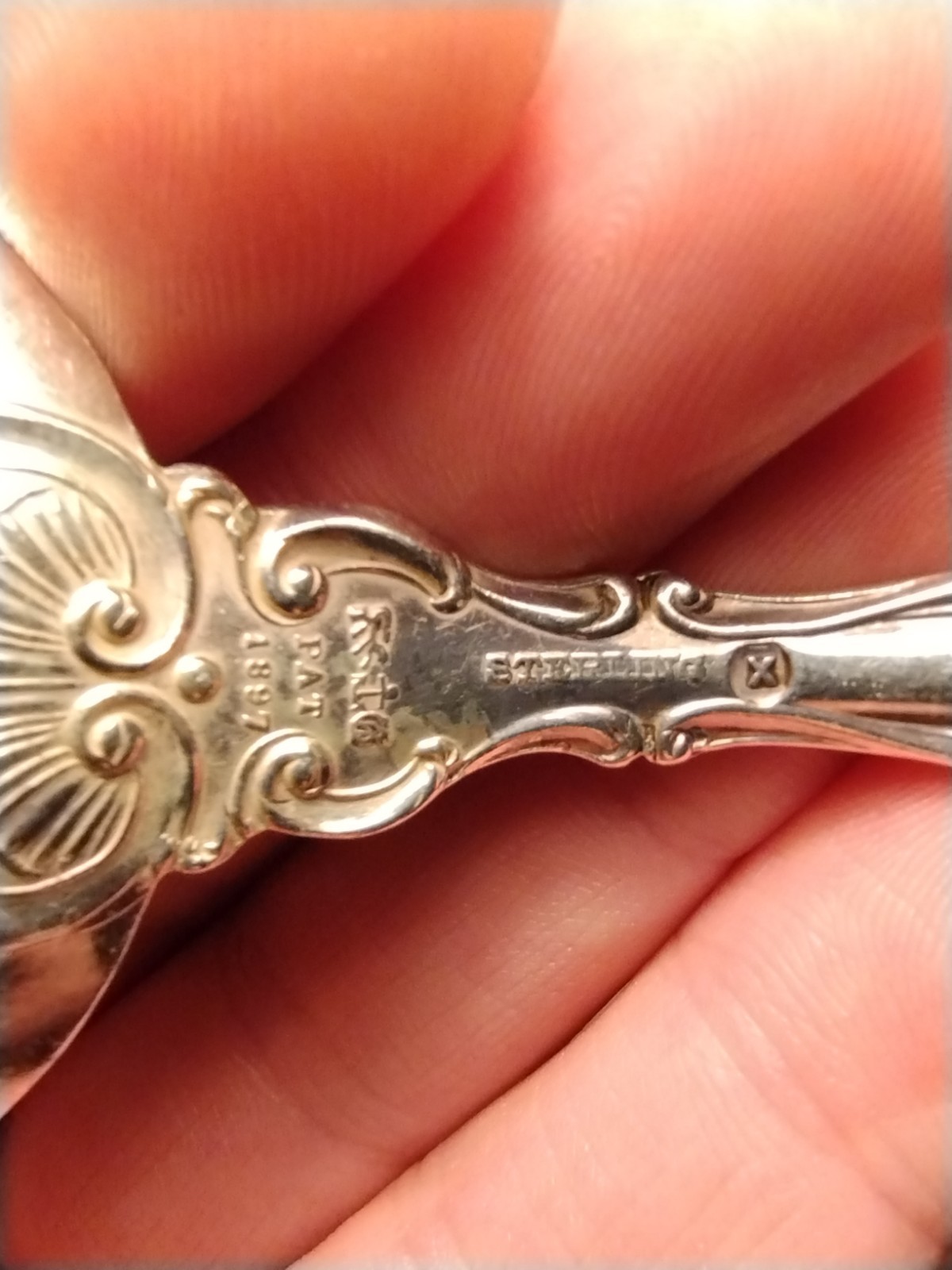 (55 GRAMS) GORHAM SCRAP STERLING SILVER SERVING SPOON..FOR SCRAP OR COLLECTIBLE