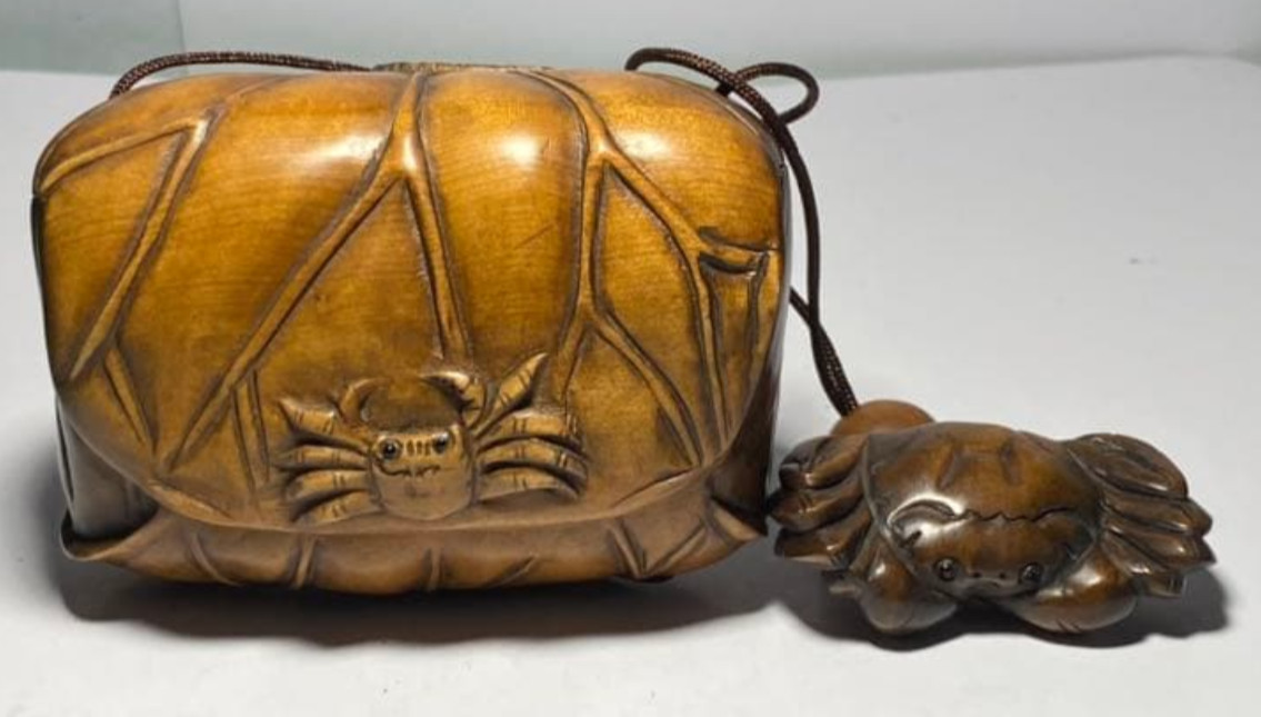 Netsuke Antique Crab netsuke Japanese Hand carved Wood inro Edo Era from japan