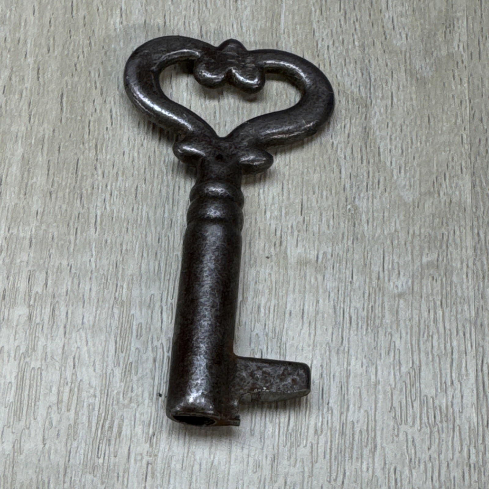 Antique Skeleton Key Metal Hollow Barrel Victorian Door Furniture Lock