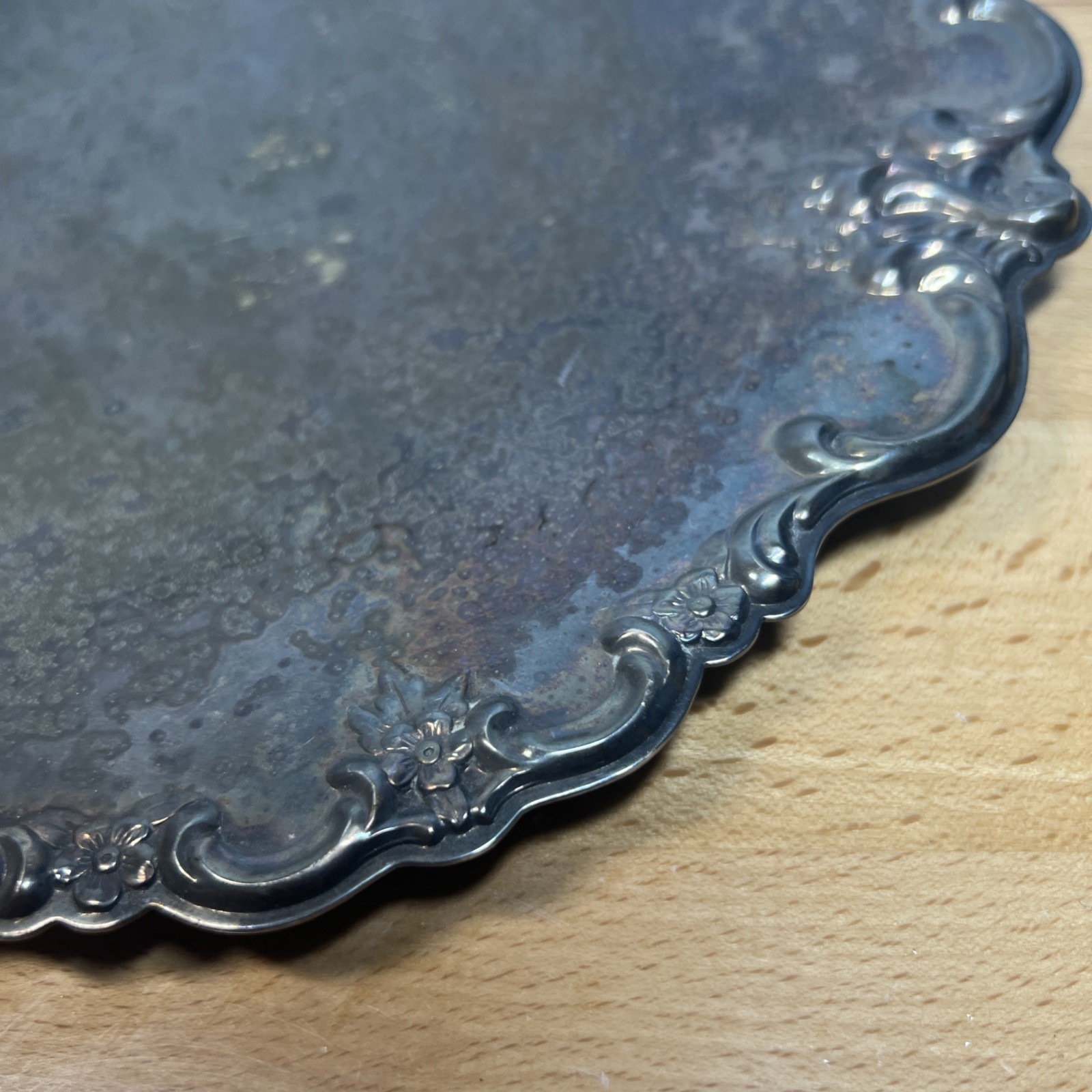International Silver Co. Round Platter 12″ Vintage Silverplate 187 Heavy Tarnish