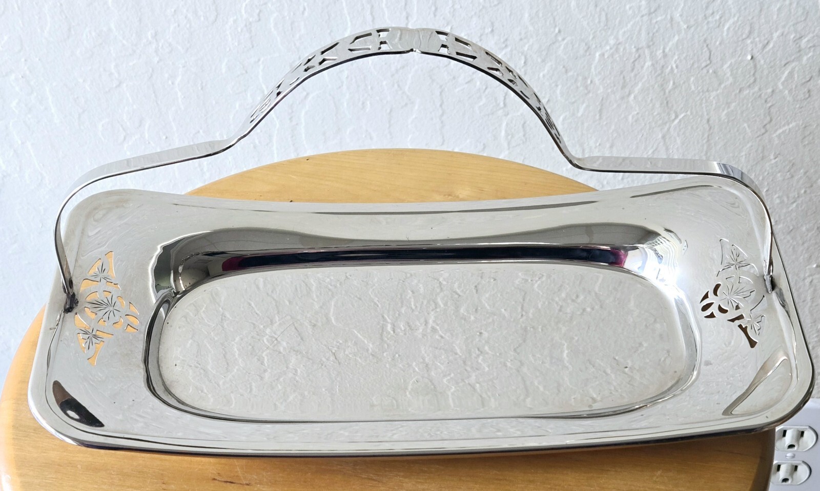 Farberware Silver Plate Serving Dish with Handle 12 1/4″ Long Great Condition!