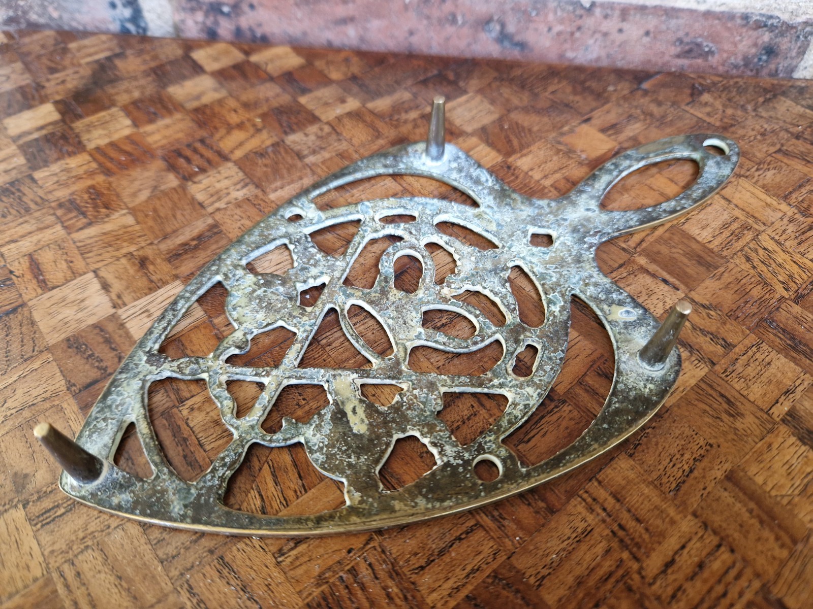 Antique Victorian – Fretted Brass Hot Iron Trivet With Royal Crown Design – VG