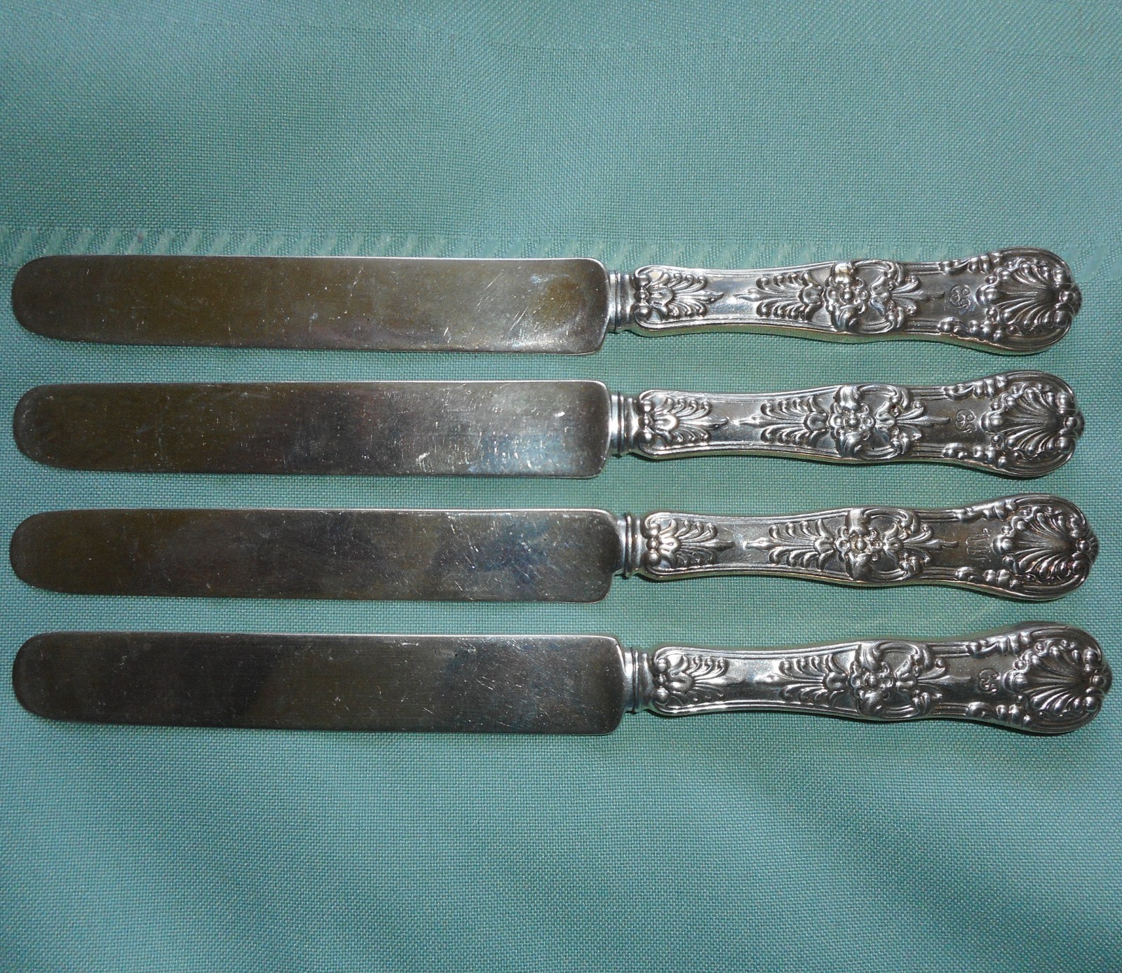 4 Tiffany all Sterling English King Dessert Breakfast Knives 7.5″ Mono Tea Knife