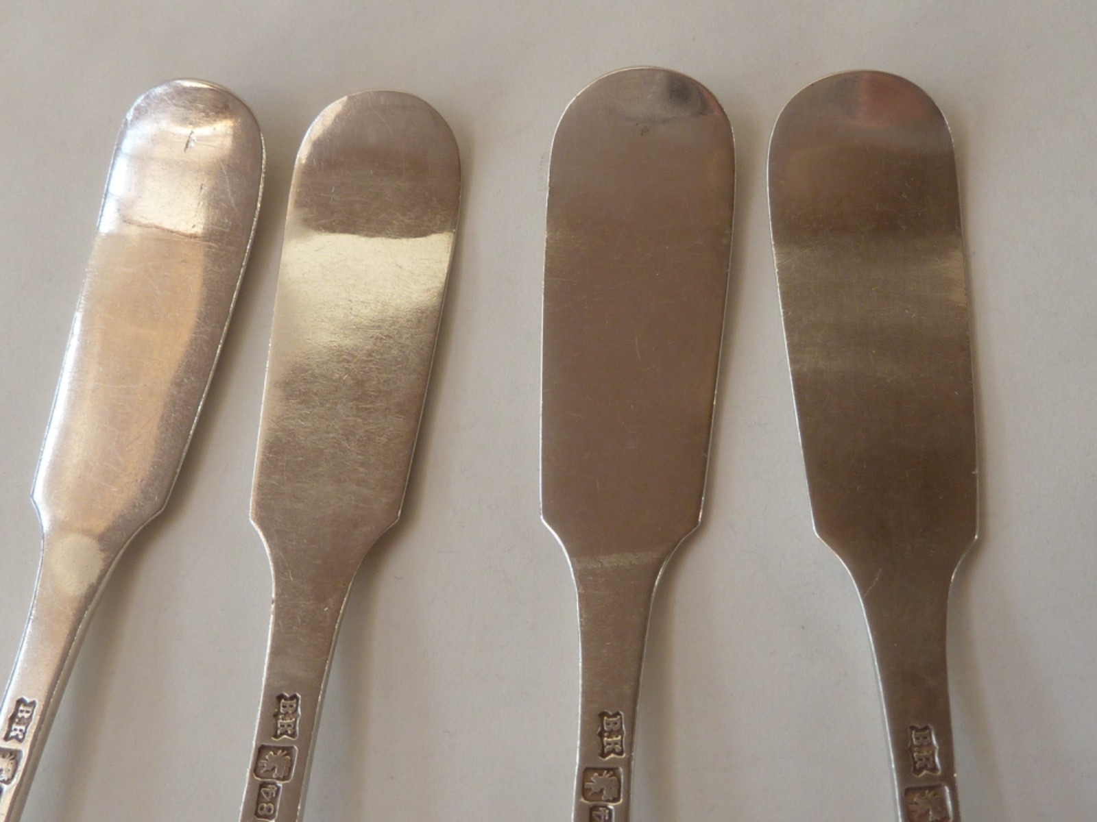 FOUR RUSSIAN 84 SILVER DESSERT SPOONS, MOSCOW 1841, “BK” MAKER, SHELL DESIGN