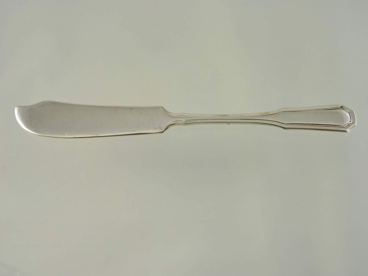 HEPPLEWHITE1930’s BUTTER KNIFE FLAT BY KINGS PLATE MCGLASHAN