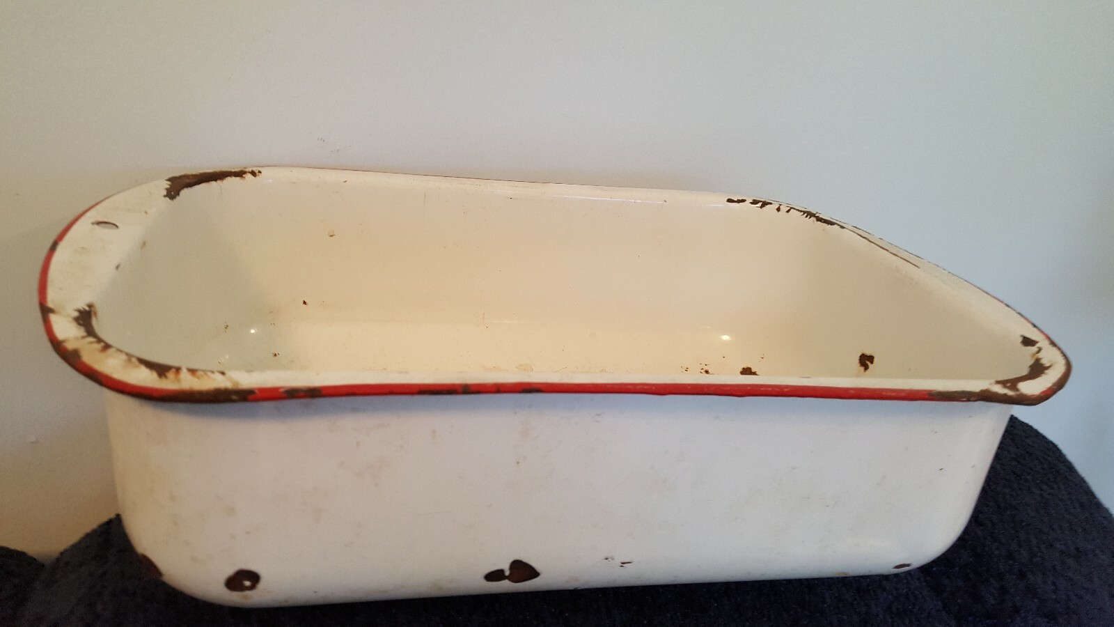 13.VTG Dish or Wash Pan, Enamelware, White with Red Trim, 16.75″ X 11.25″ X 4.5″