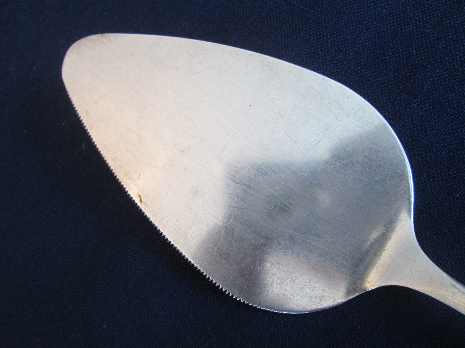 SPADE PASTRY SERVER! Vintage SHEFFIELD EL crown silverplate: TAB HANDLE: lovely