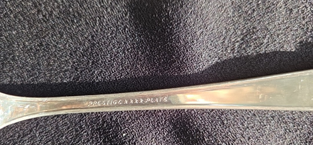 14 Pc Oneida DISTINCTION Prestige Plate Flatware Silverplate Misc