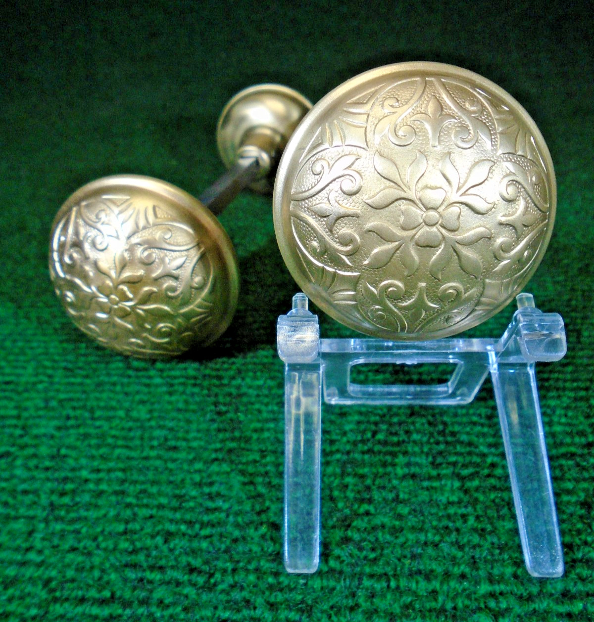 ONE SET of LOCKWOOD BRASS ‘CAIRO’ DOOR KNOBS: BLUMIN H-26200 (206-LW-C)