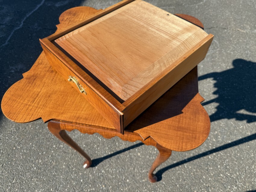 Vintage D.R. Dimes Benchmark tiger maple table w 2 board porringer corner top
