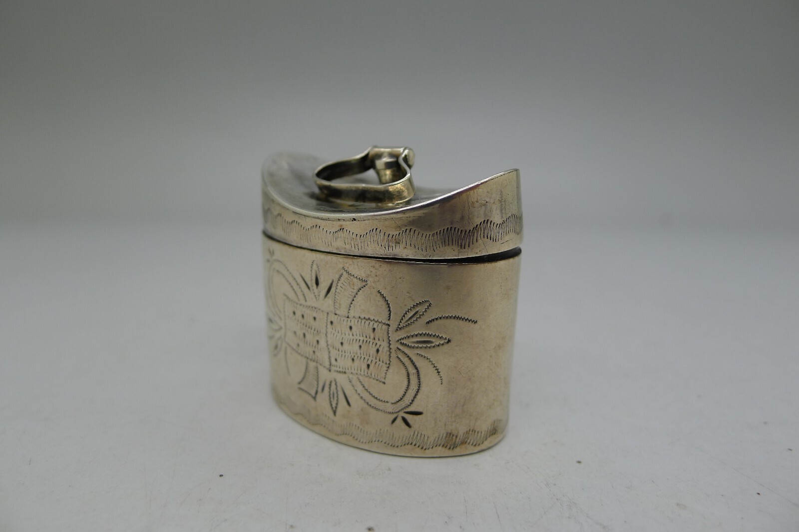 DUTCH SILVER HAT BOX SHAPED PEPPERMINT SNUFF BOX CHATELAINE FOR CHAIN RARE 1810