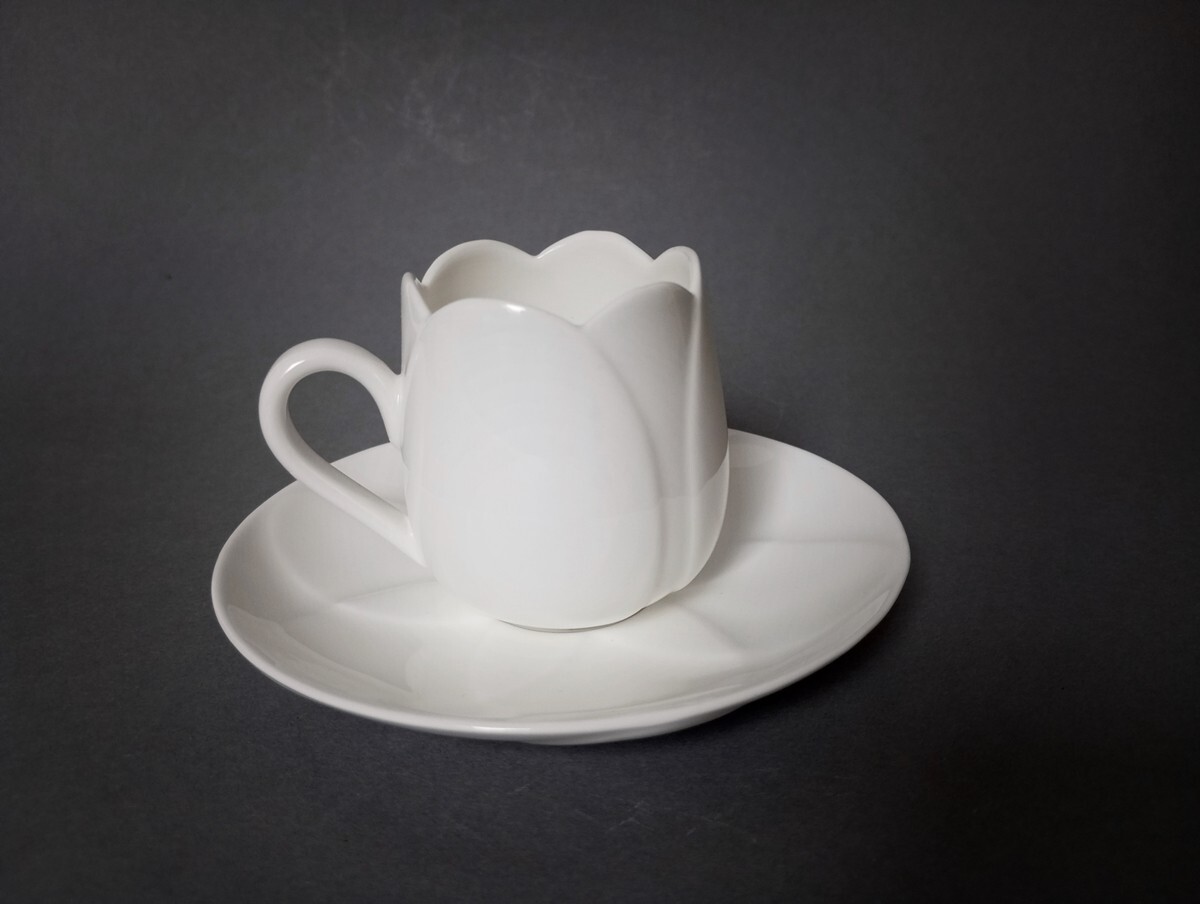 Hungarian architect Dezsö Ekler ‘Tulip’ coffee cup for Alessi 2007 – rarity