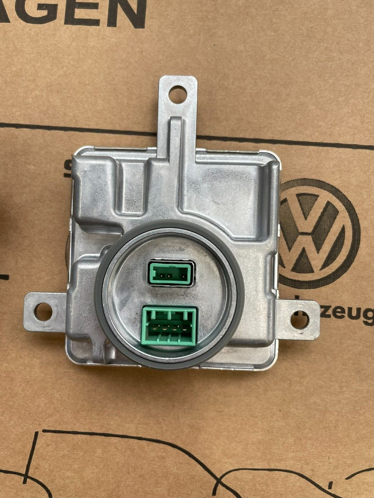 8K0941597F PORSCHE VW AUDI XENON HEADLIGHT CONTROL UNIT 8K0941597F GENUINE NEW