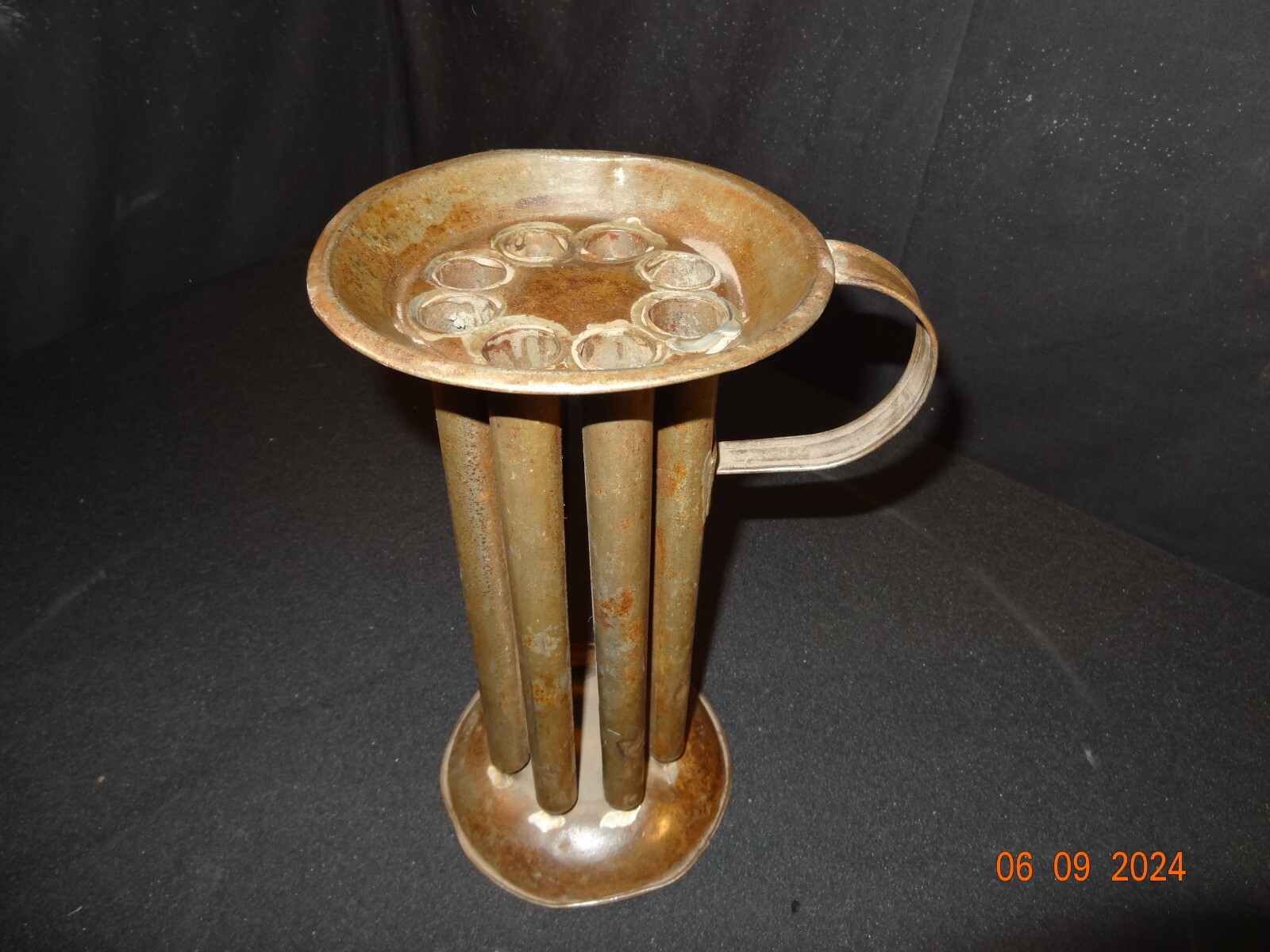 RARE 1800S WONDERFUL “ROUND” 8 HOLE CANDLE MOLD W/HANDLE COMPLETE WITH NO DAMAGE