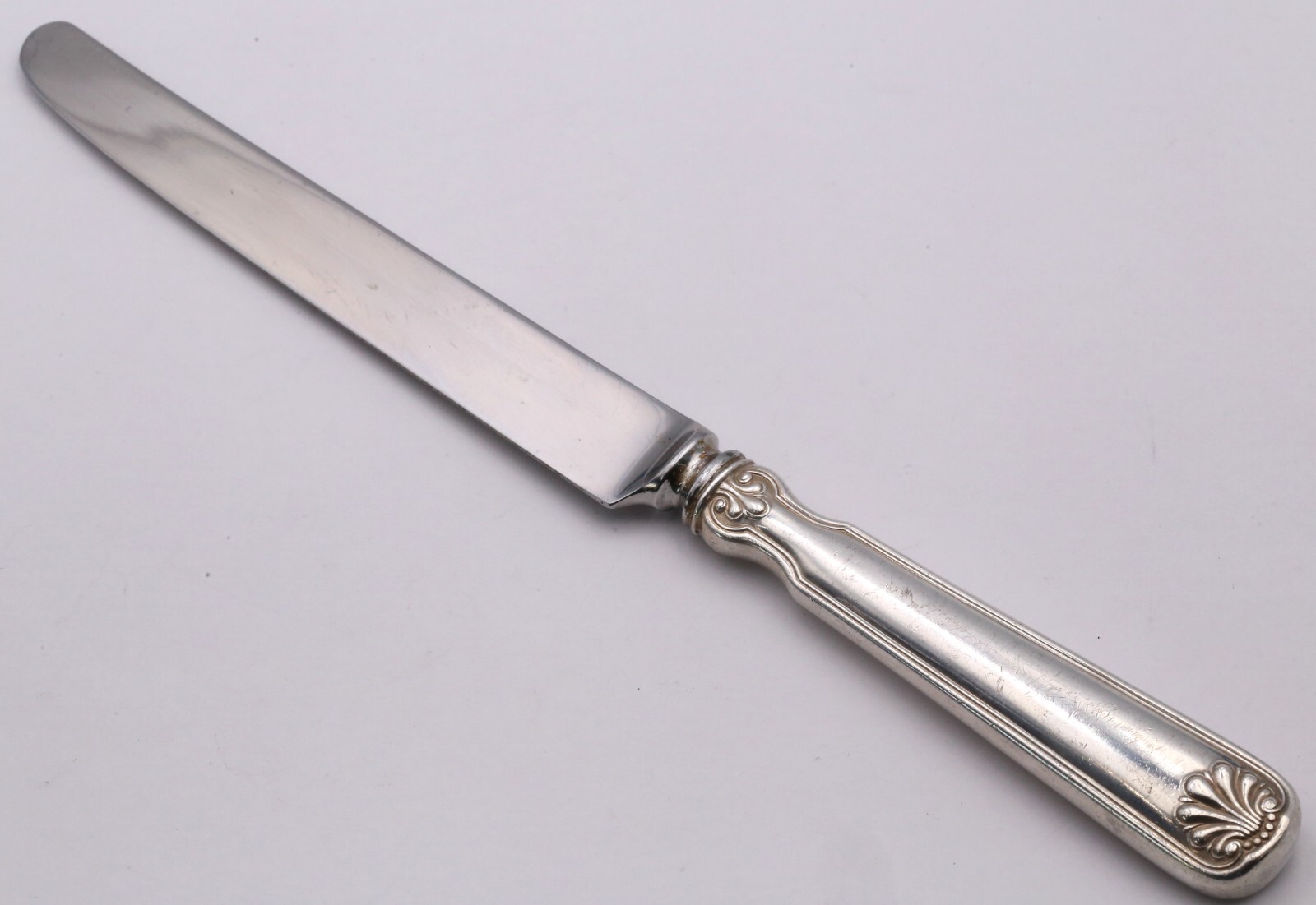Tiffany and Co Sterling Large Butter Knife with Shell and Thread Pattern 10 in.