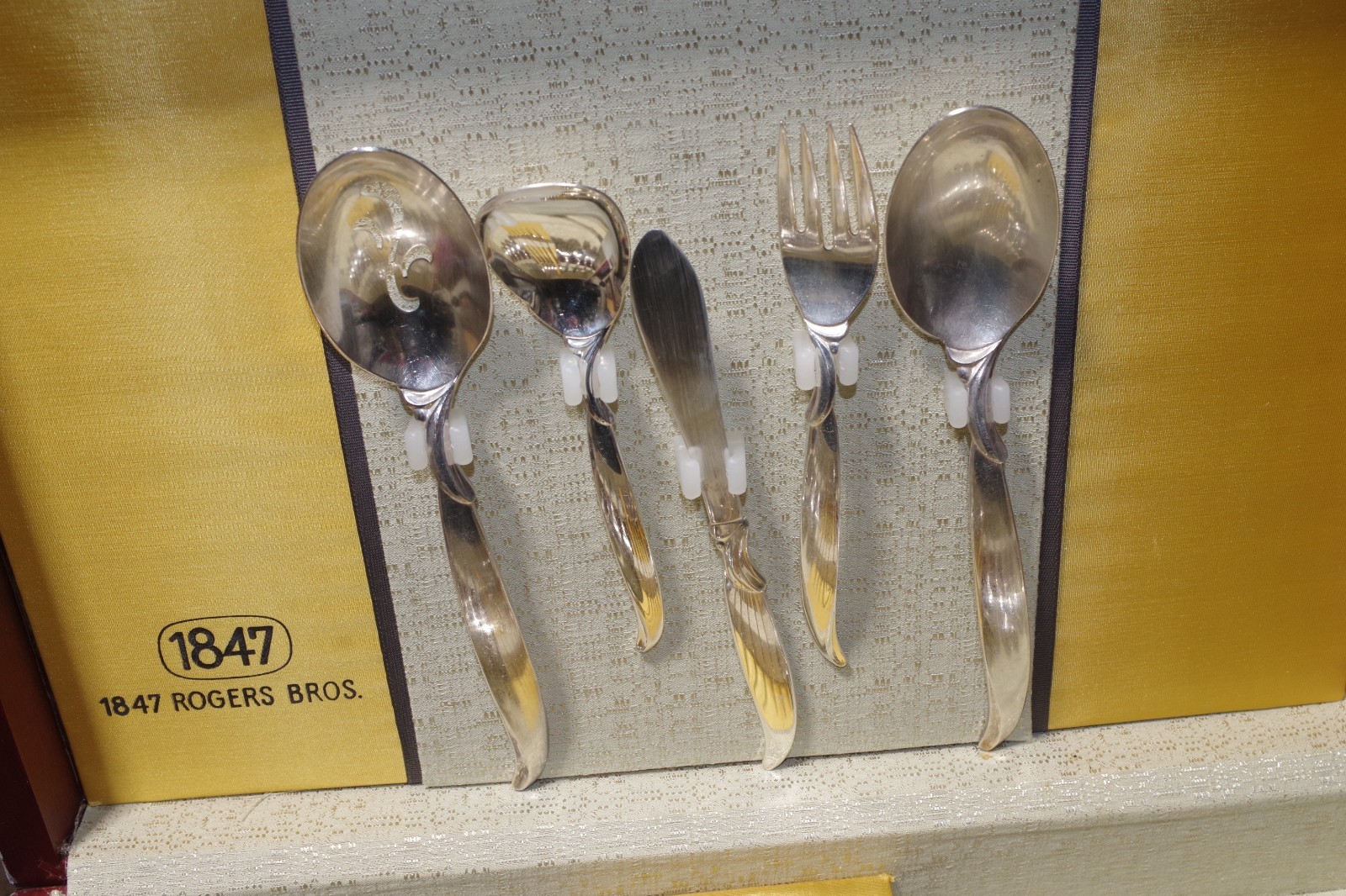 A7 1847 Rogers Bros Flatware 76 PC SET EVENING STAR International Silver 1956