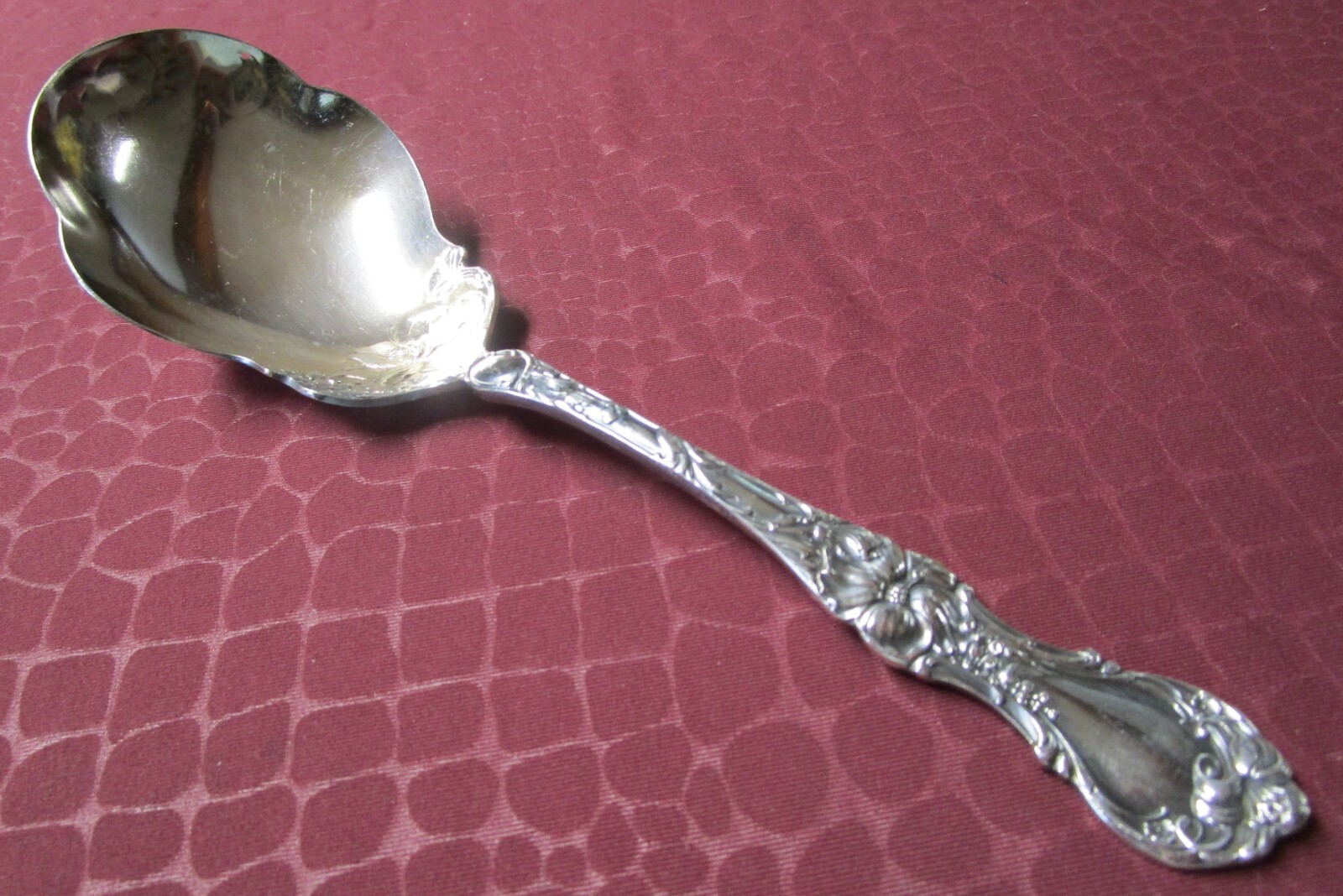 FLORAL 1902 Medium Size Berry Spoon Antique Silverplate Scarce No Monogram gbr