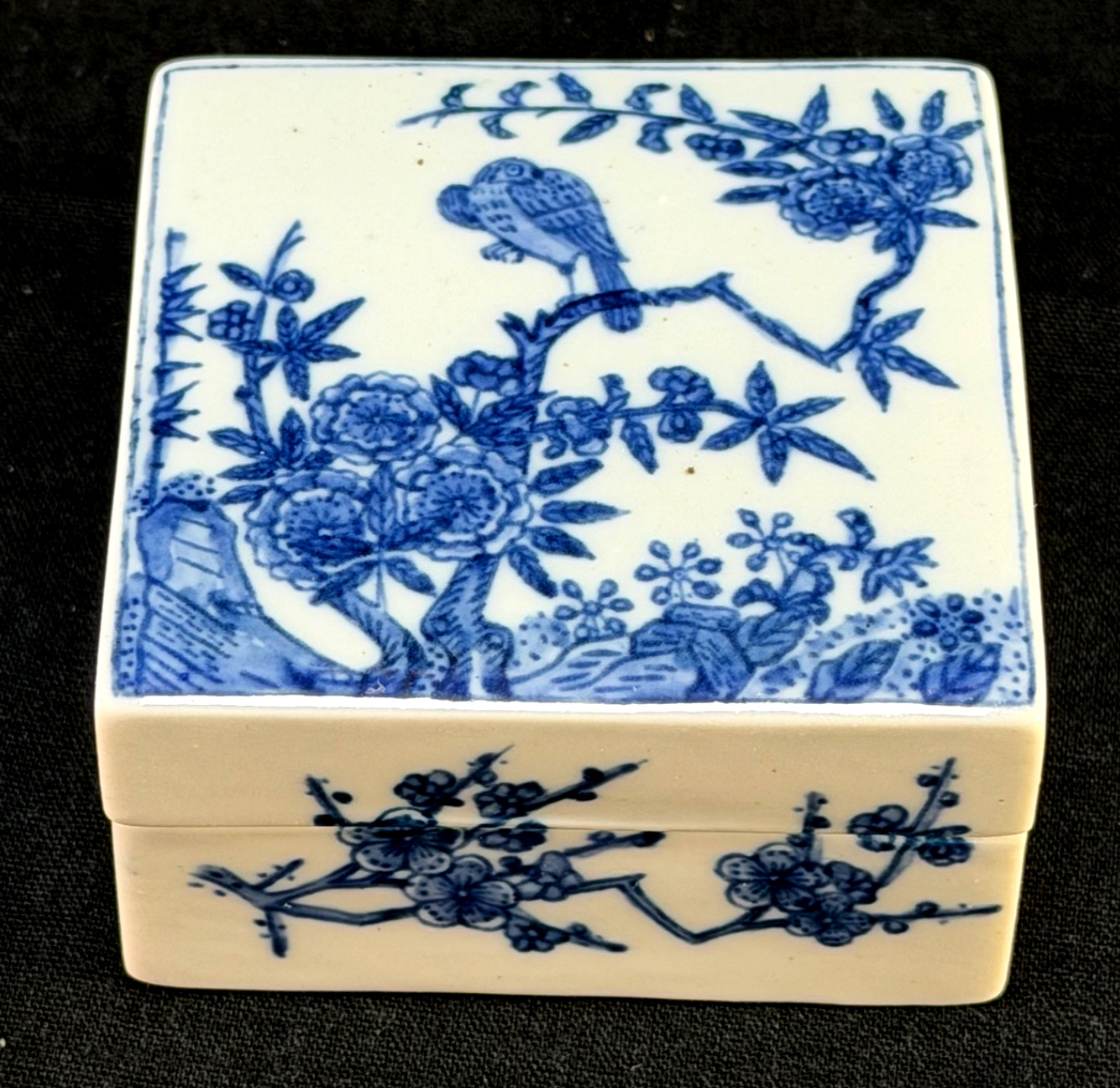 19C Chinese Qing Dynasty Blue & White Seal Paste Box Bird on Branch Motif
