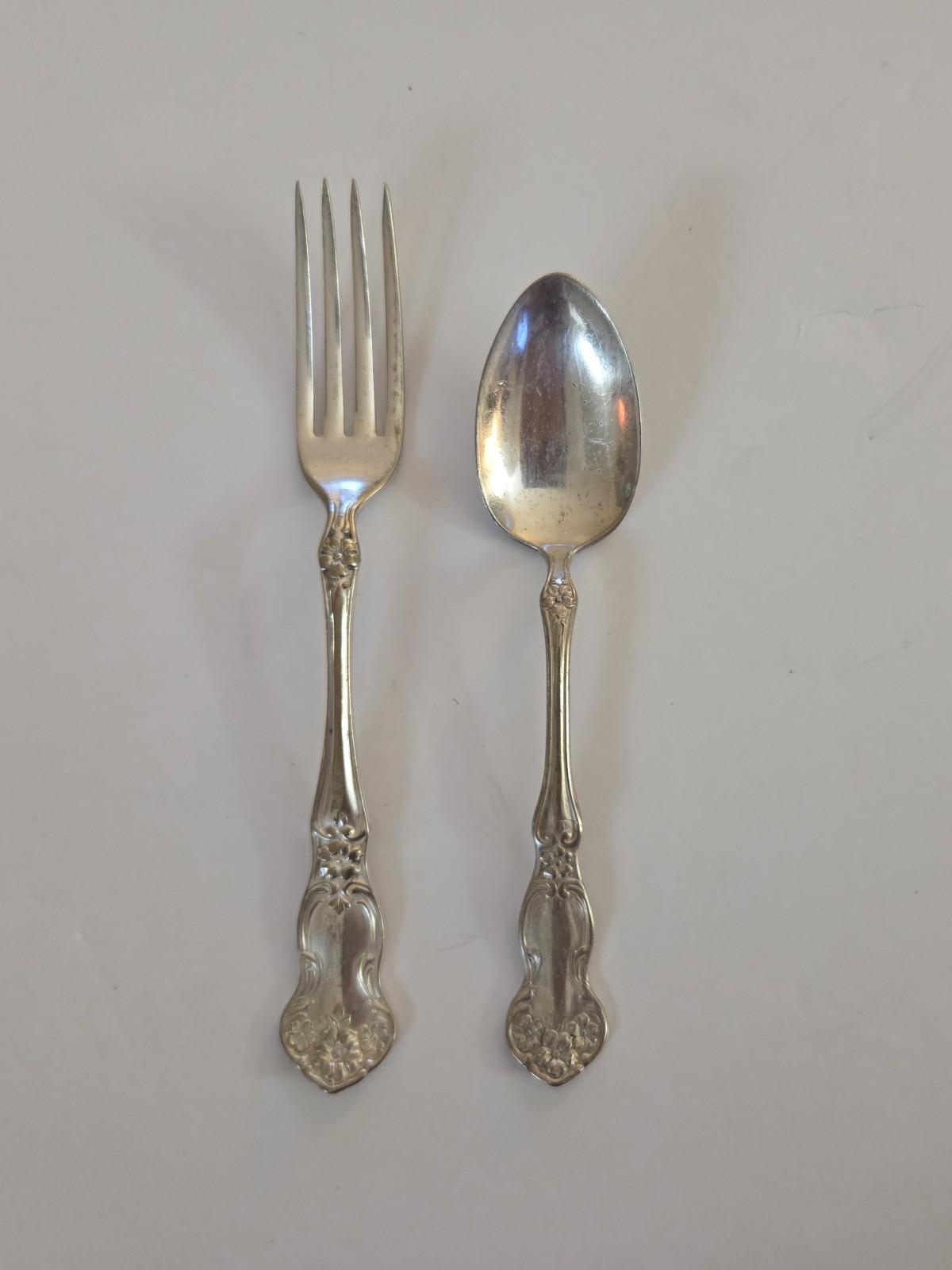 1910 SL GH Rogers Silverplate A1 Daisy Child 6″ Fork & 5.5″ Spoon Art Nouveau