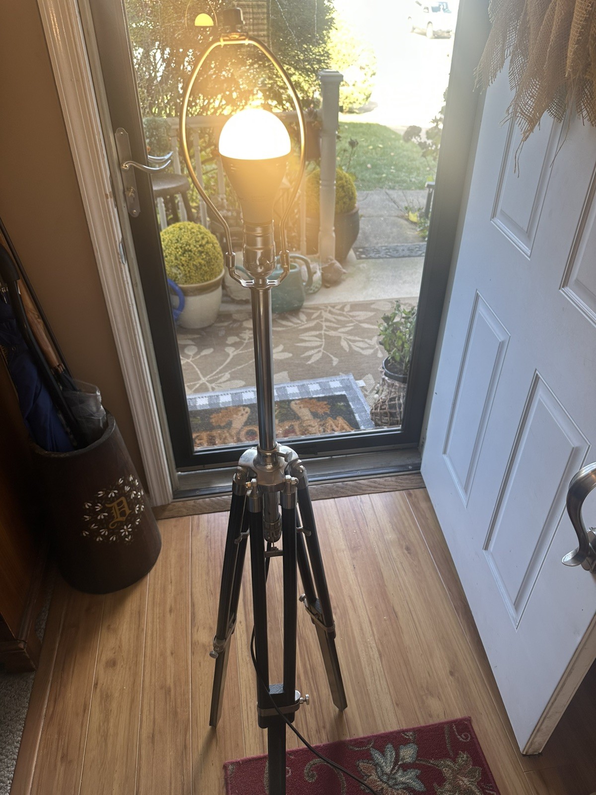 Tripod Floor Lamp, black wood/ Chrome table to Floor Shade Lamp adjustable