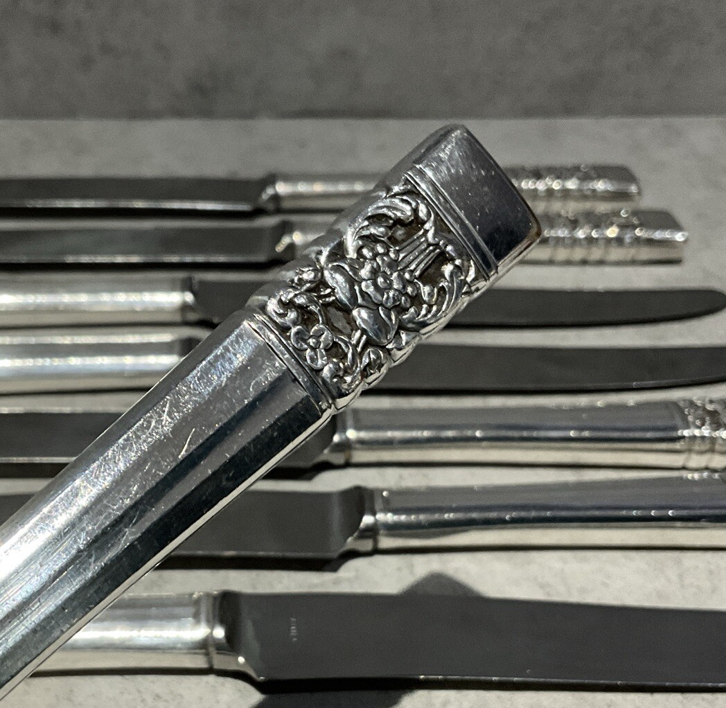 Oneida Community Coronation Silverplate 8 French Dinner Knives aka Hampton Court