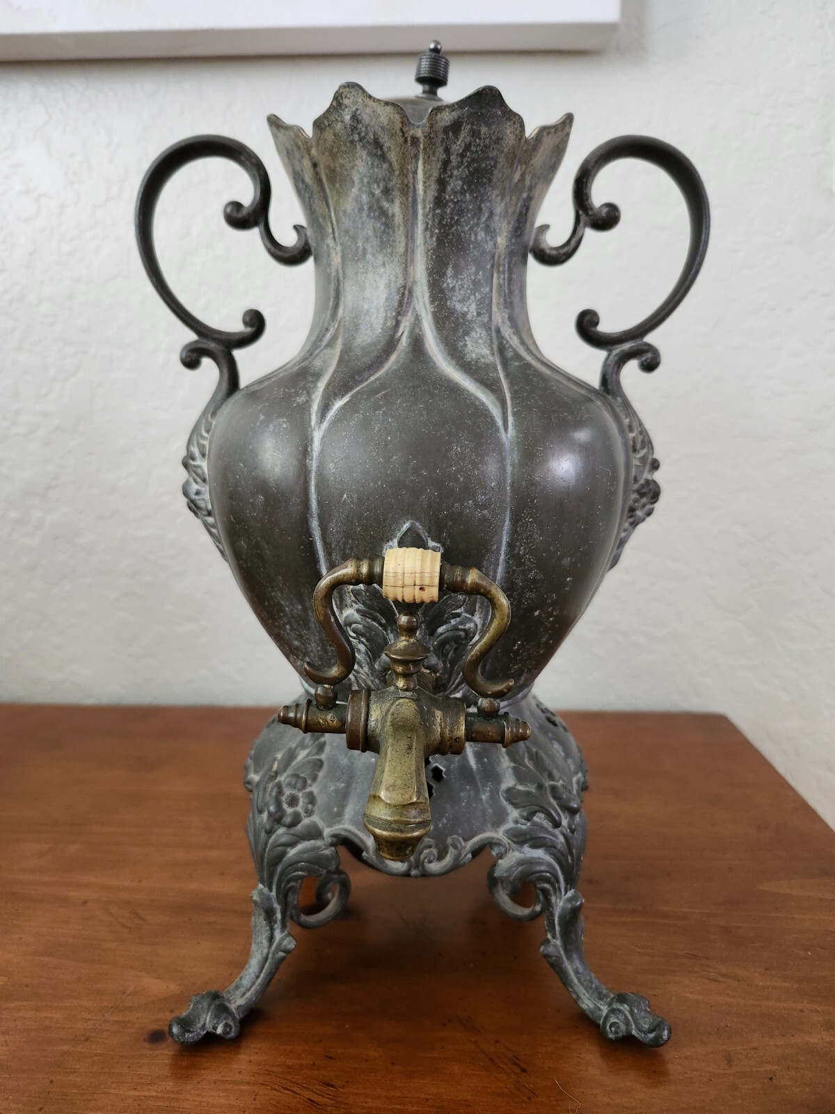 Rare Antique 1780 Reed & Barton silver plate Urn
