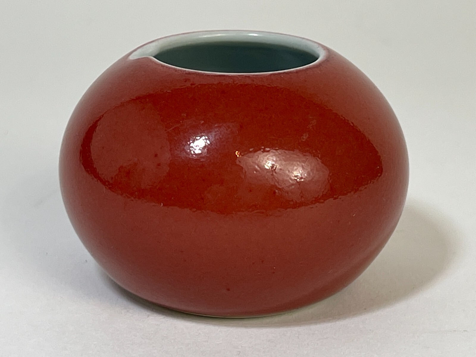 Qing Yongzheng Peach Red Water dropper small, mark and period