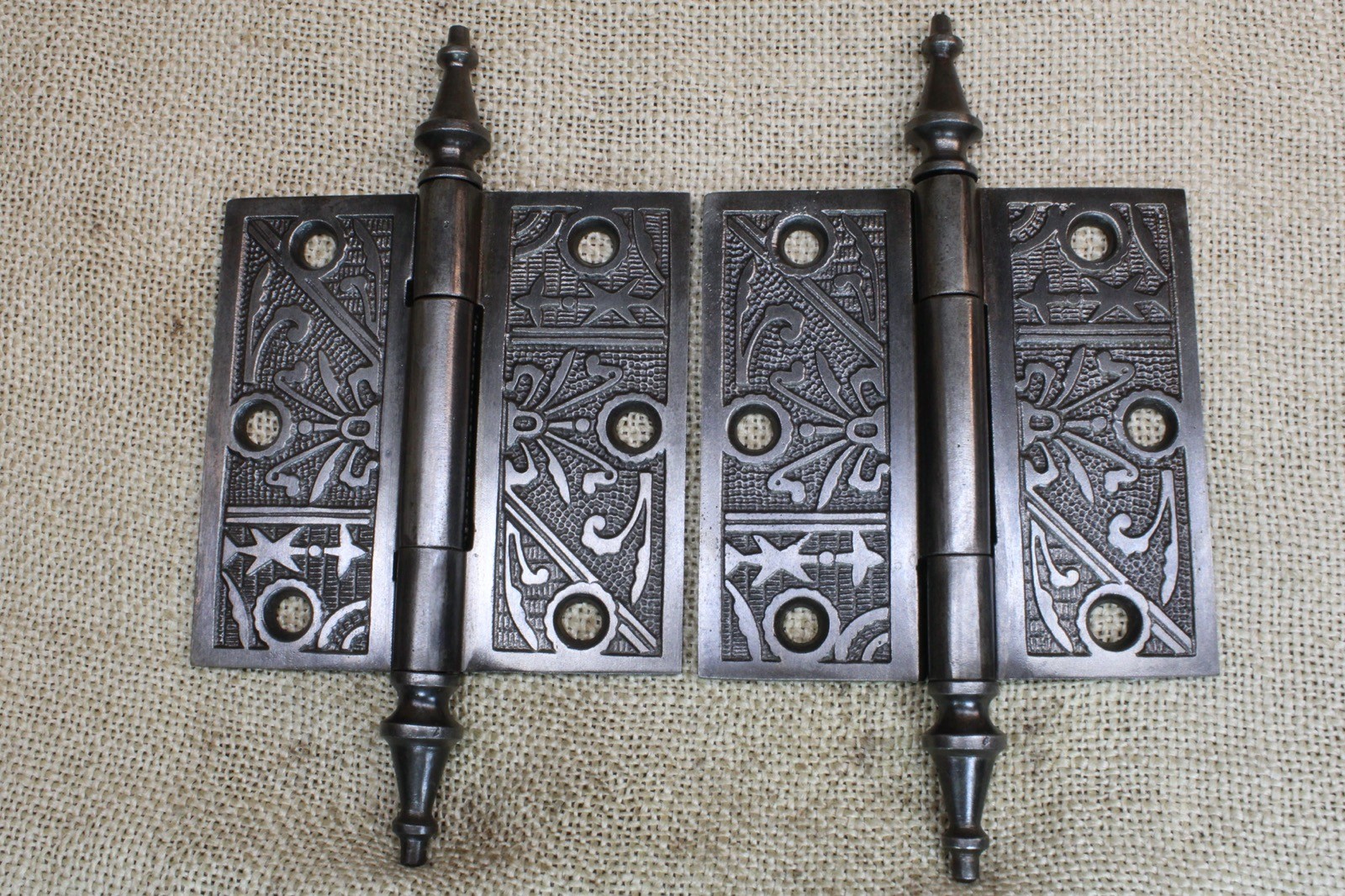2 Old Door Hinges 3 1/2 X 3 1/2″ Restored Cast Steel Eastlake Church Bouquet